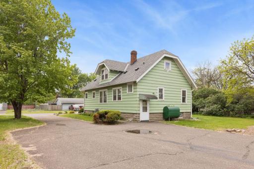 814 62nd Avenue N, Brooklyn Center, MN 55430