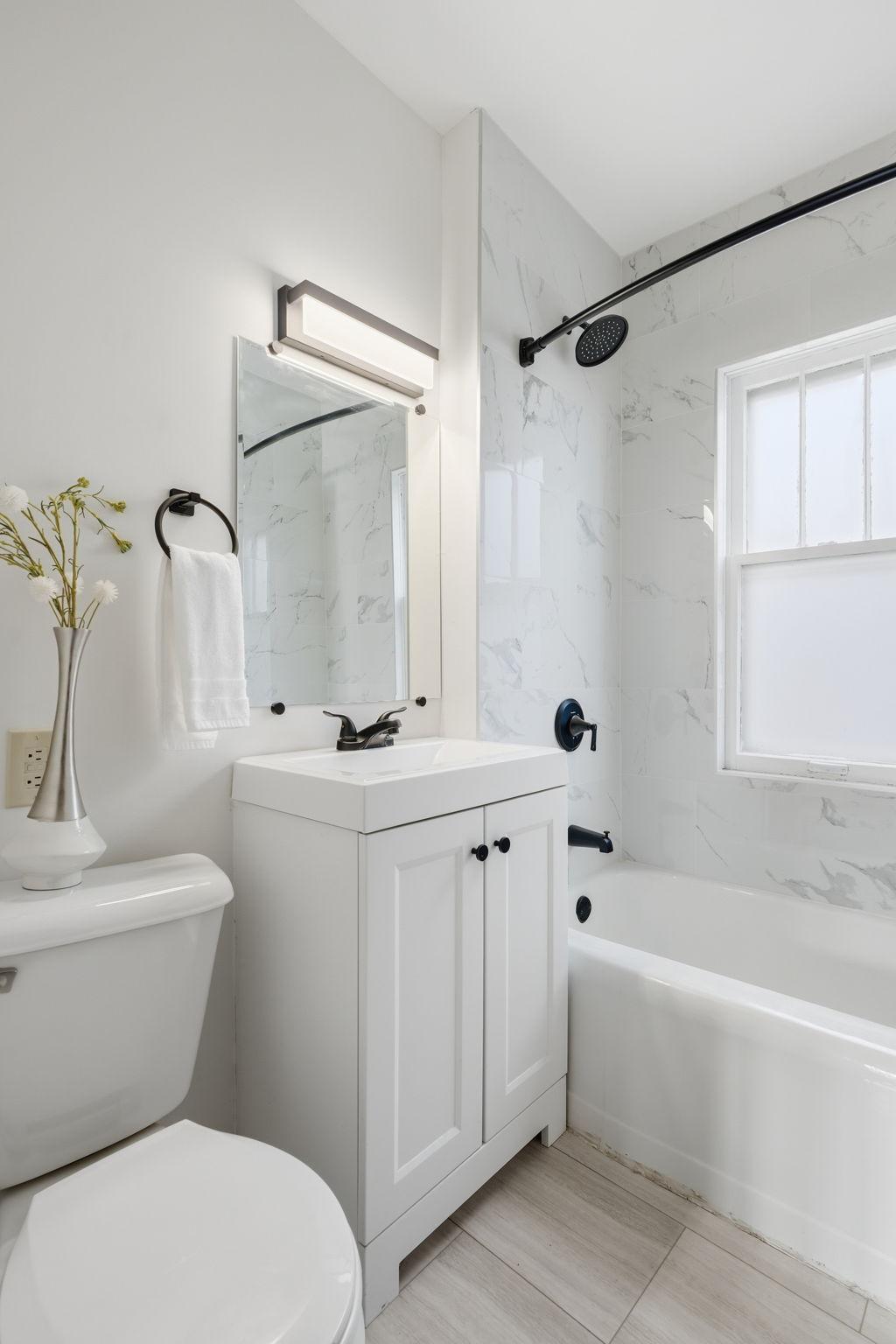 27-web-or-mls-1655 Ross Ave E-27.jpg