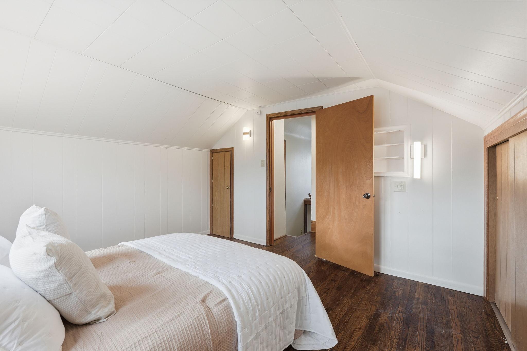 34-web-or-mls-1655 Ross Ave E-34.jpg