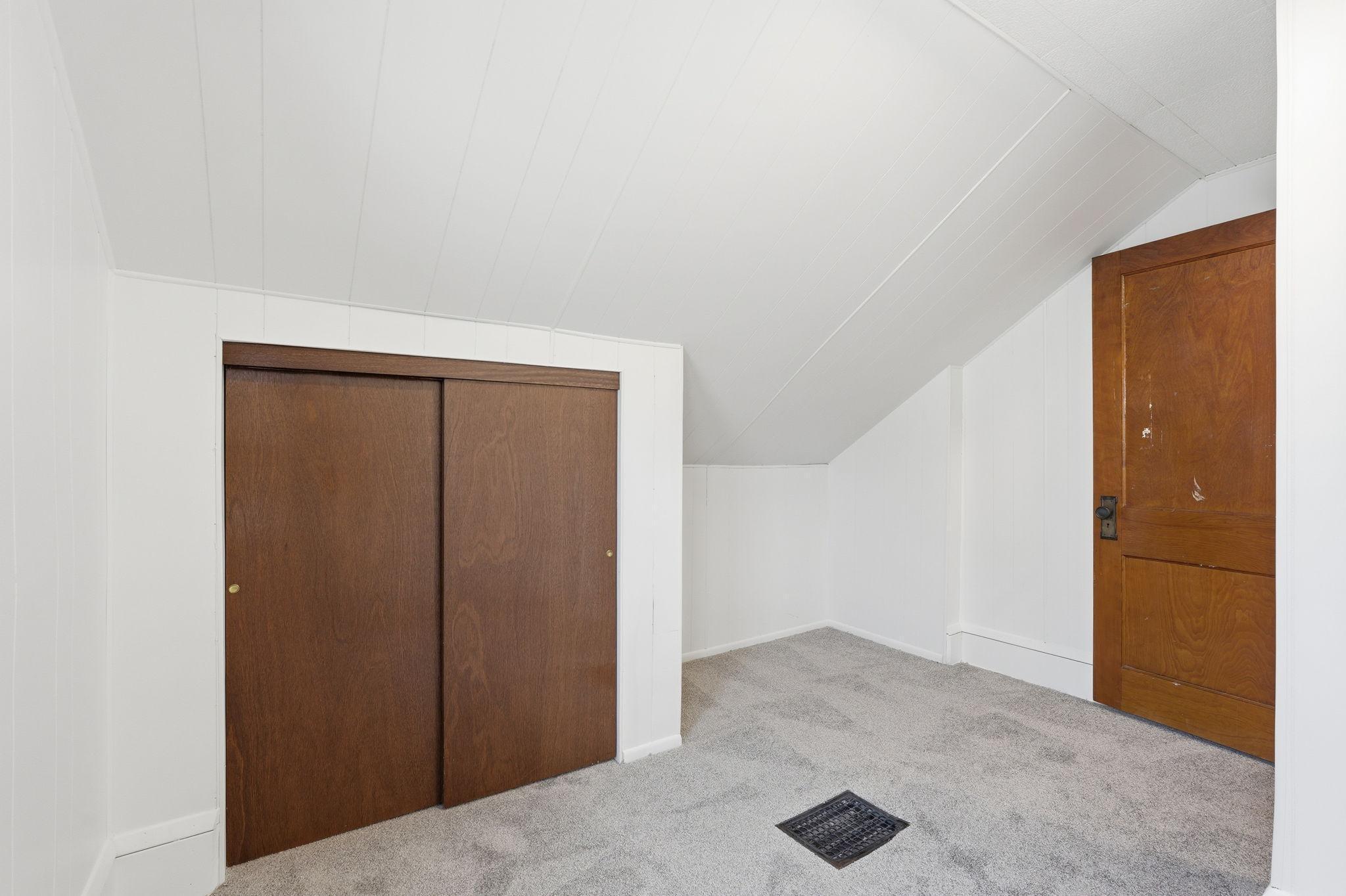 31-web-or-mls-1655 Ross Ave E-31.jpg