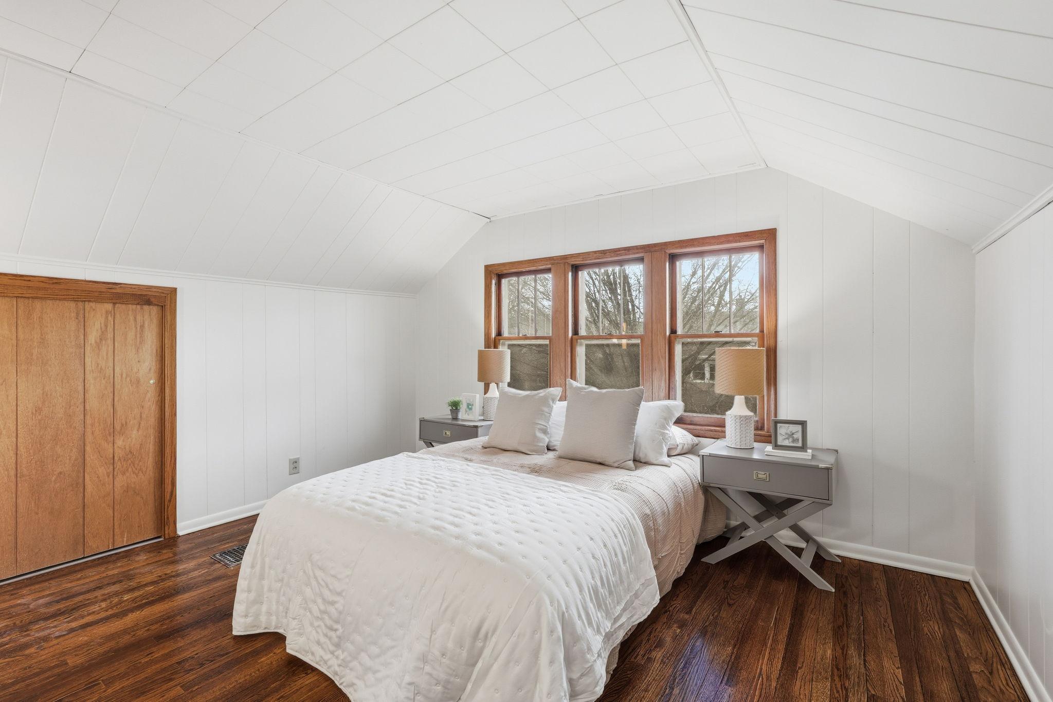 32-web-or-mls-1655 Ross Ave E-32.jpg