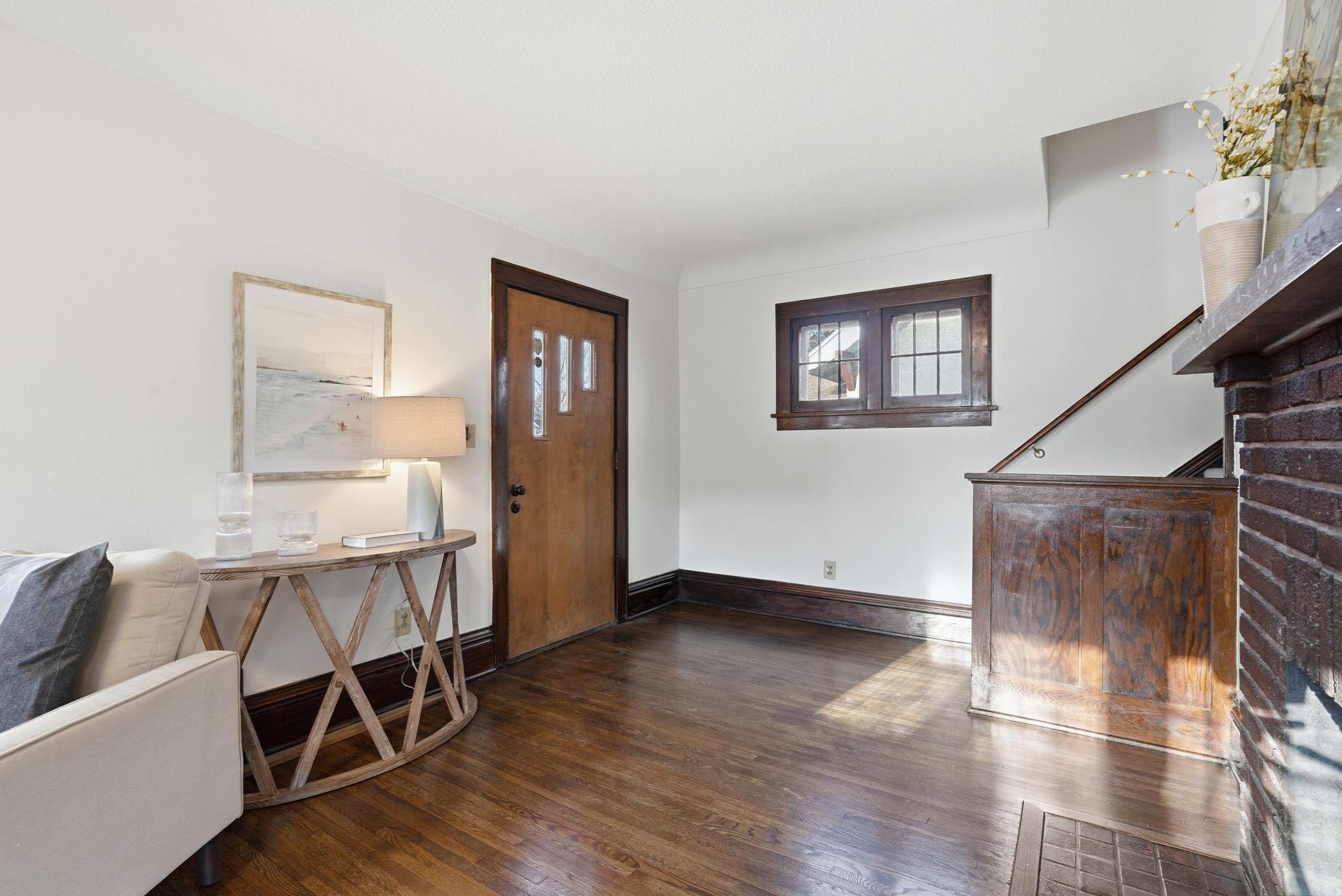 10-web-or-mls-1655 Ross Ave E-10.jpg