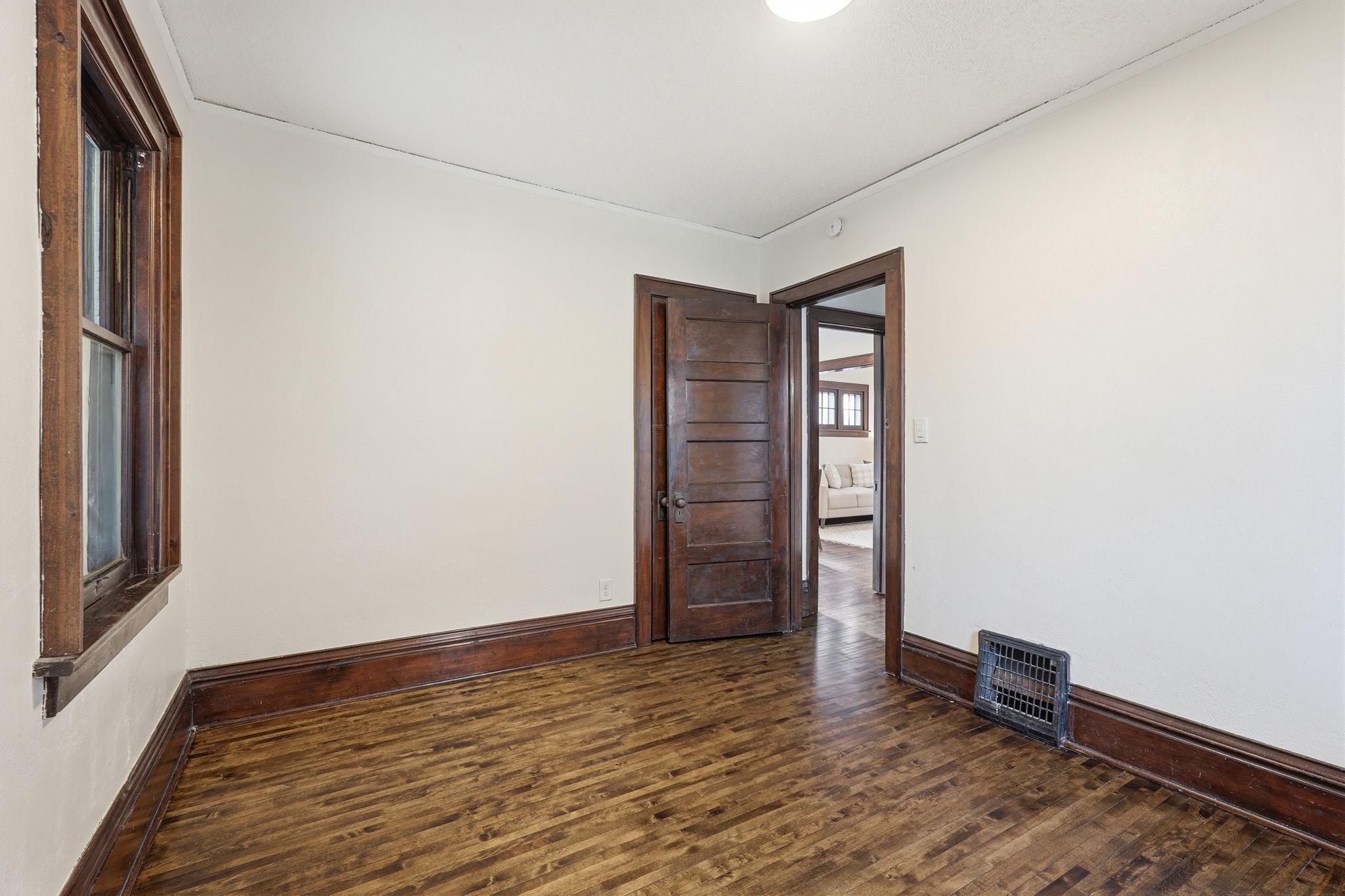 29-web-or-mls-1655 Ross Ave E-29.jpg