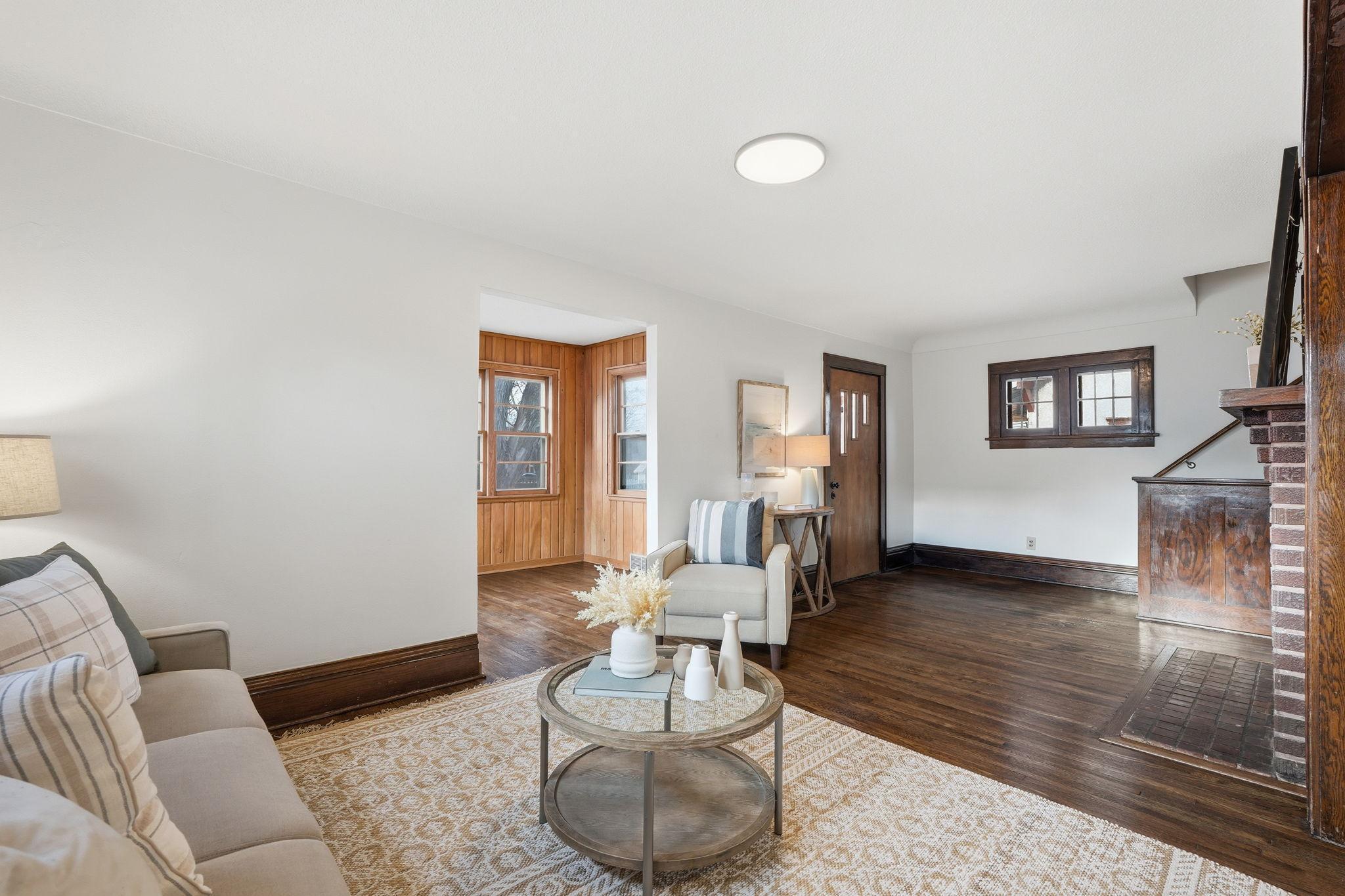 15-web-or-mls-1655 Ross Ave E-15.jpg