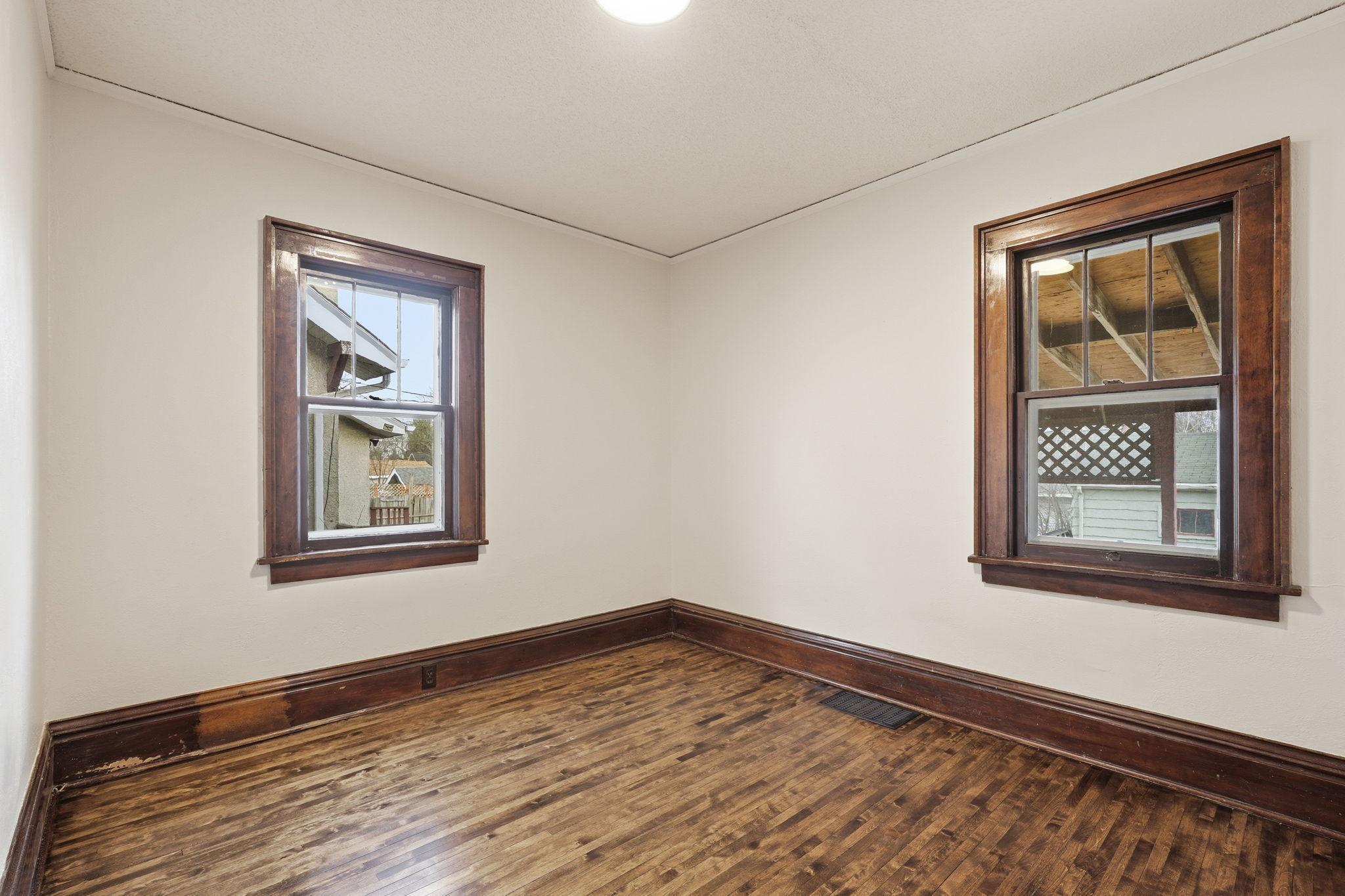 28-web-or-mls-1655 Ross Ave E-28.jpg