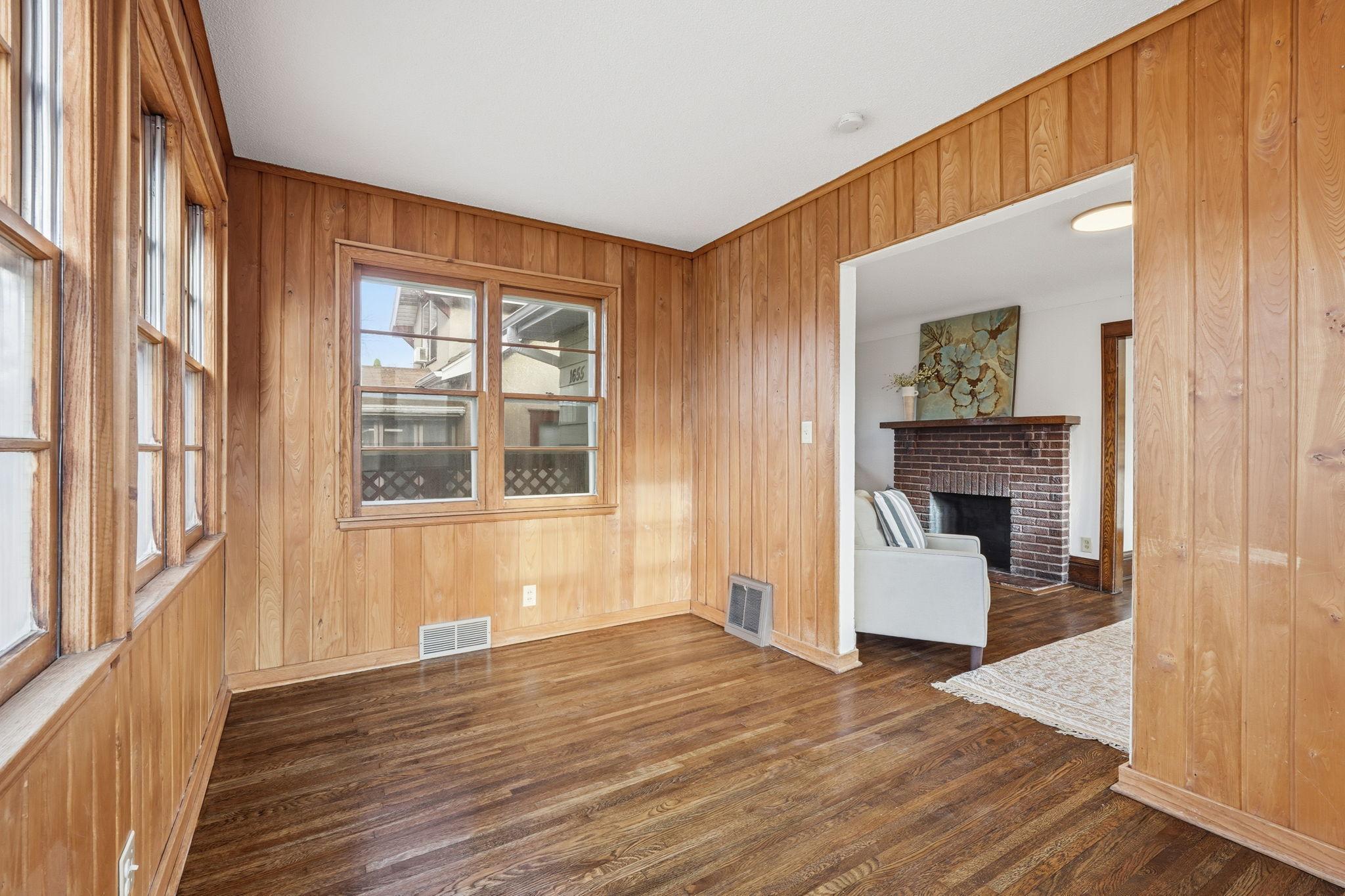 17-web-or-mls-1655 Ross Ave E-17.jpg