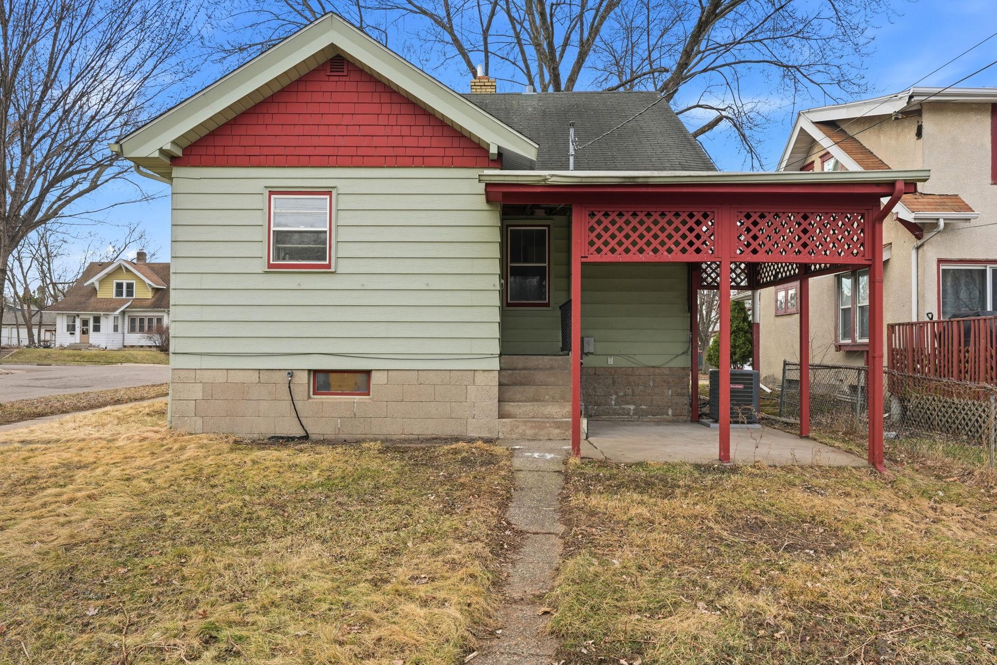 7-web-or-mls-1655 Ross Ave E-7.jpg