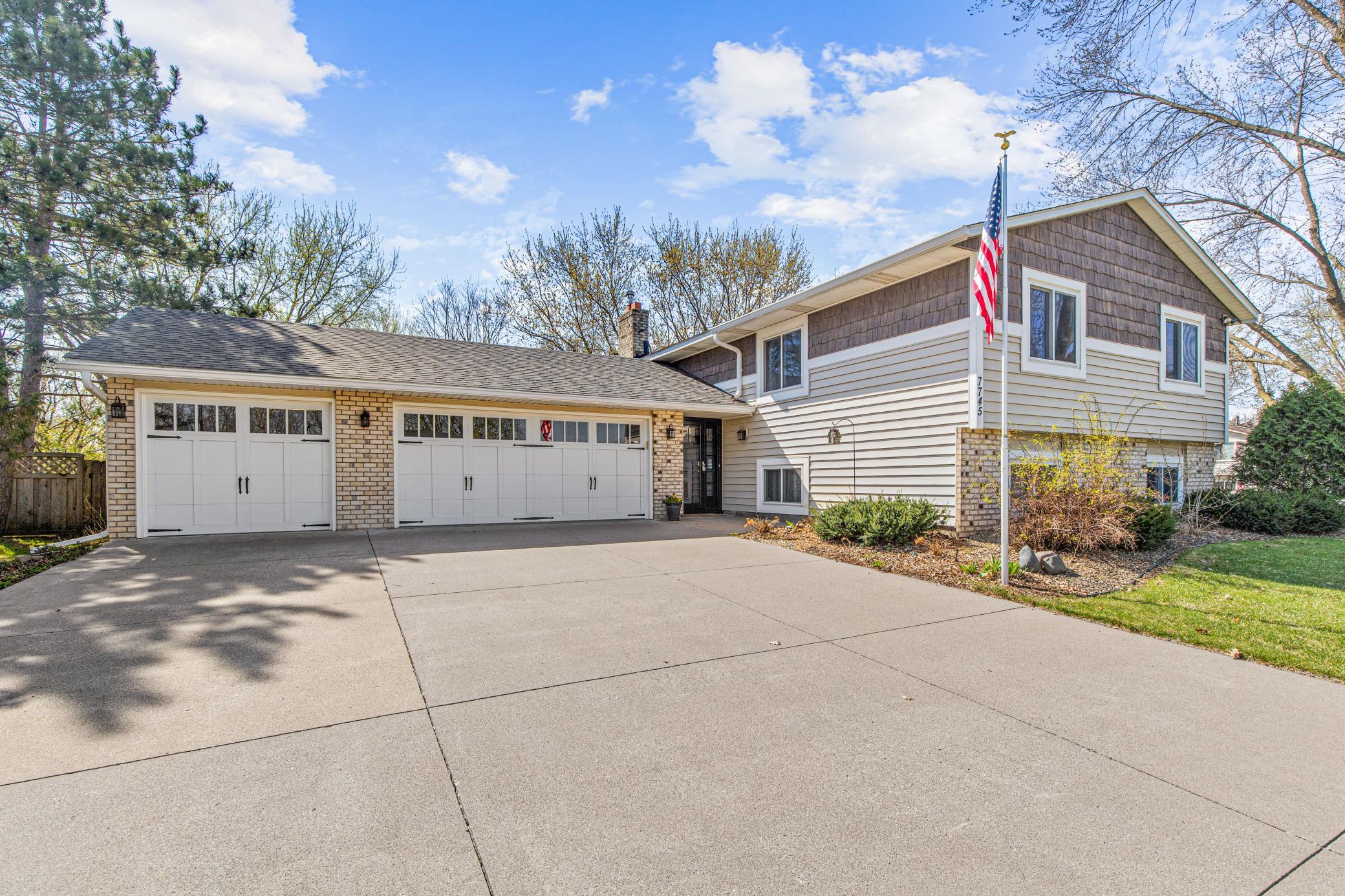 3-Car Wide Driveway