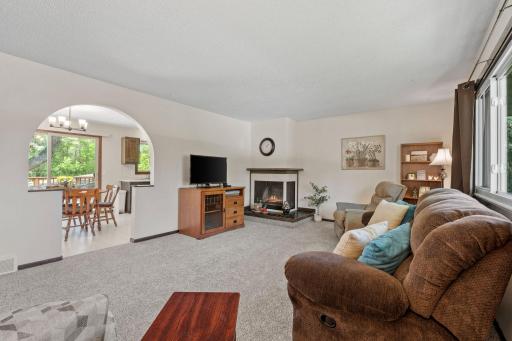 6605 Chesshire Lane N, Maple Grove, MN 55311