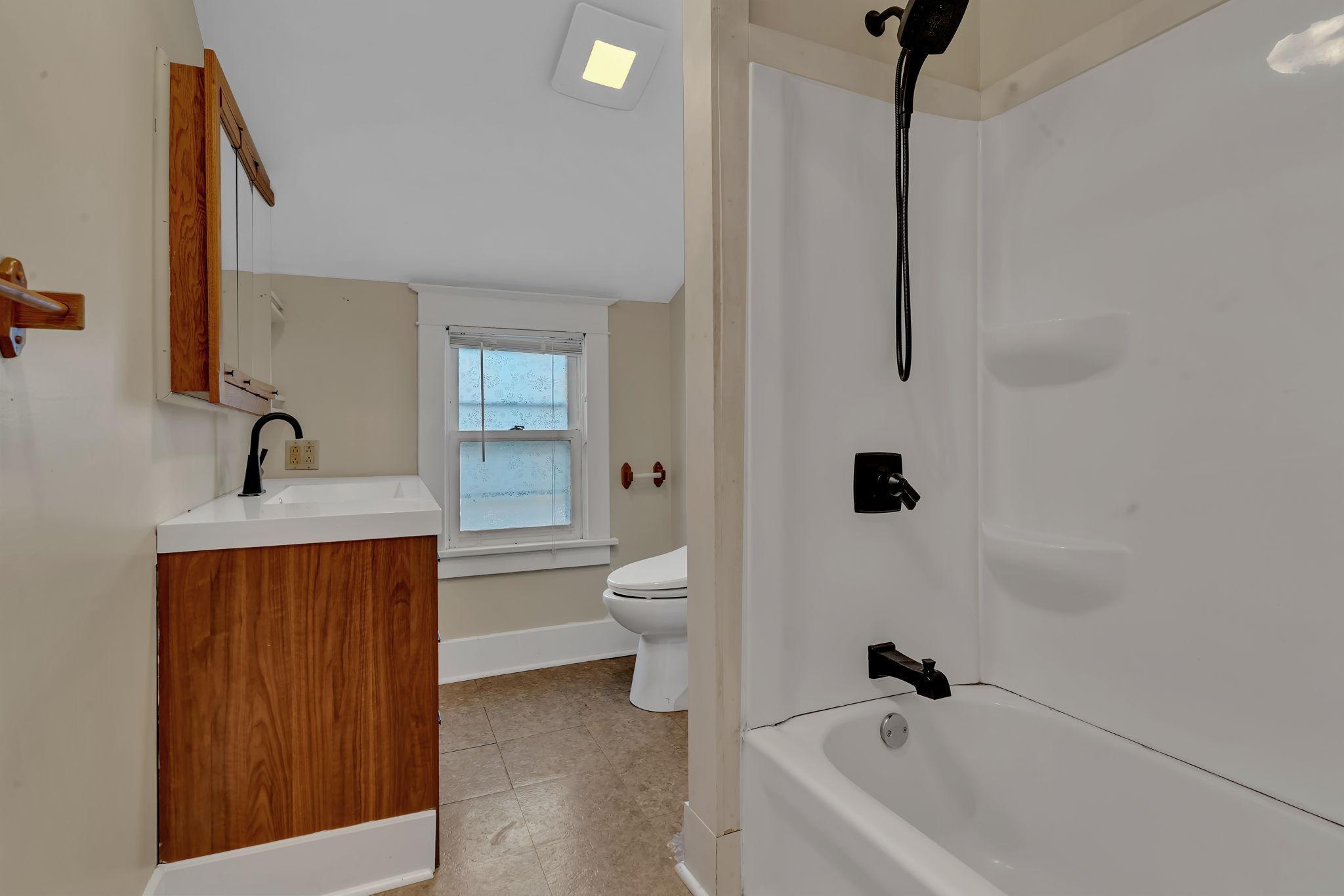 Upper level full bath