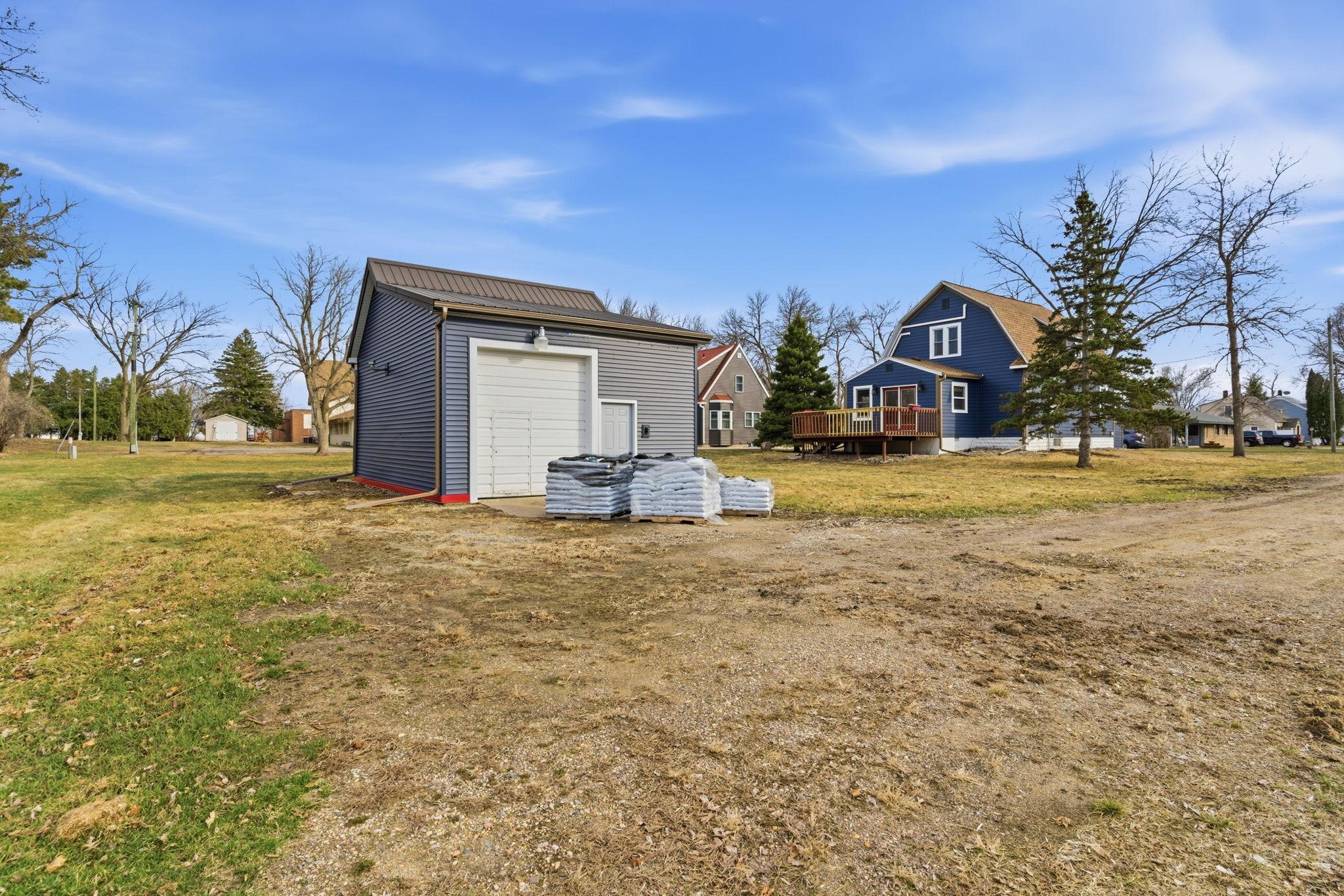 Oversized 1 stall w/loft
