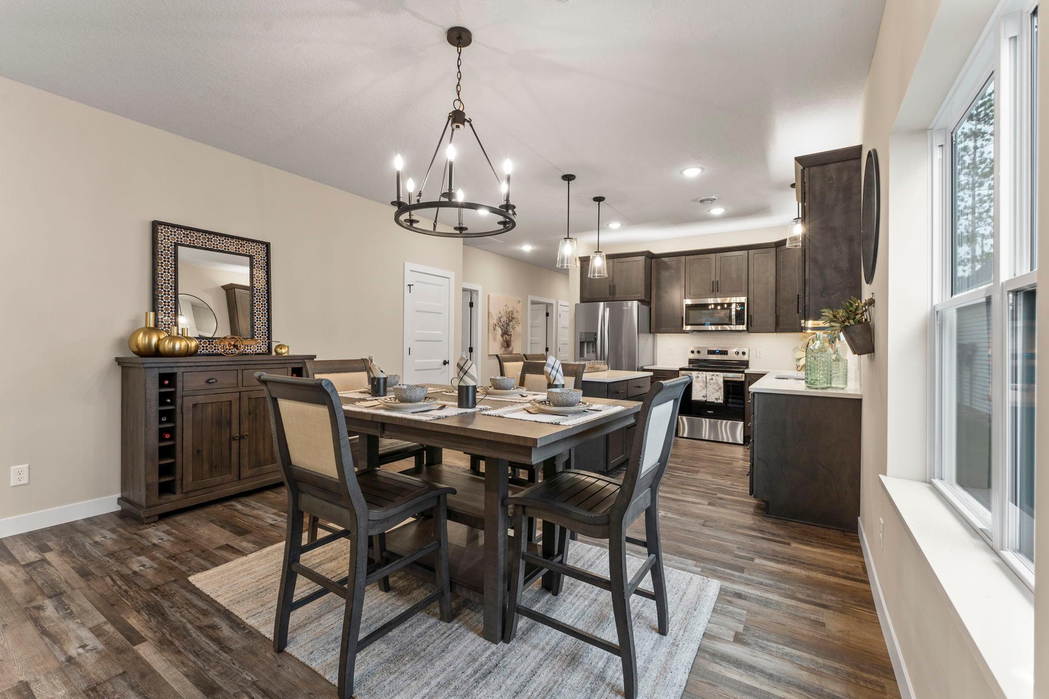 Lots of natural light with the double window in the dining area.