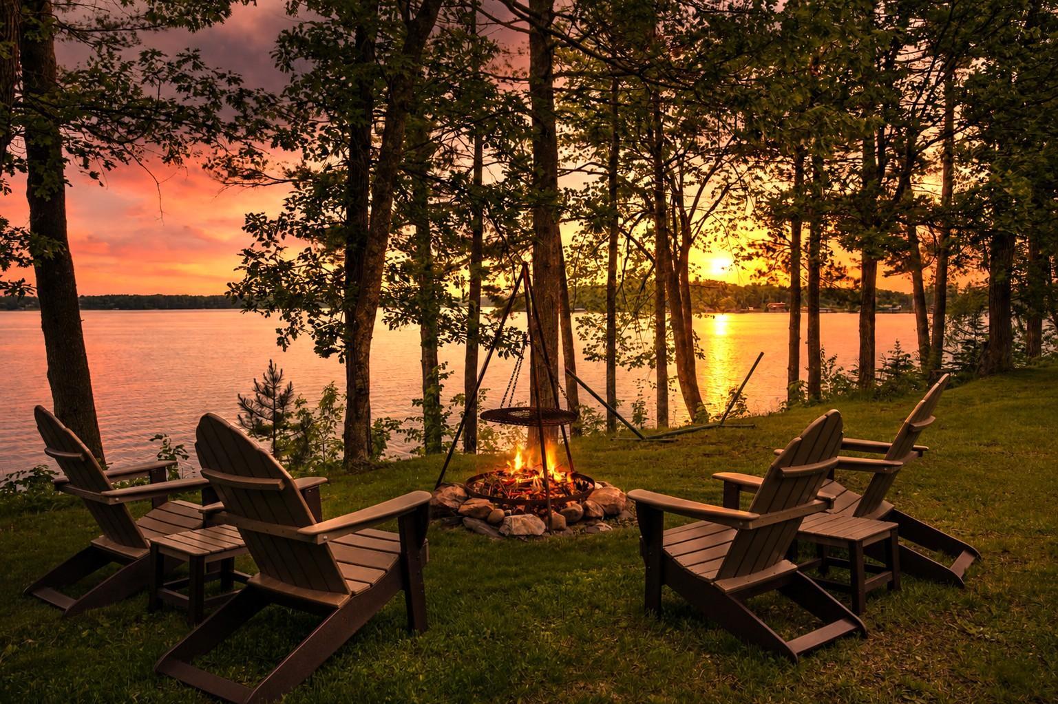 Life is better at Sunset! Picture yourself here enjoying the best of luxury lakeshore living!