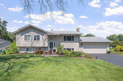 Oversized corner lot in PRIME Bloomington location