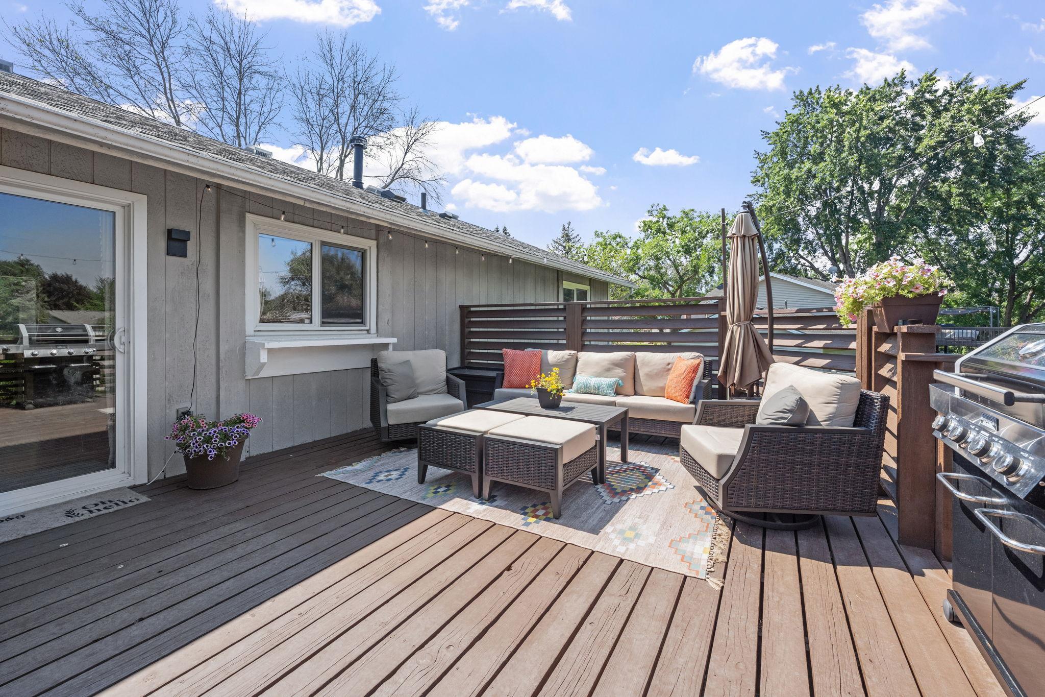 13-web-or-mls-10600 Wyoming Rd Exteriors-13.jpg