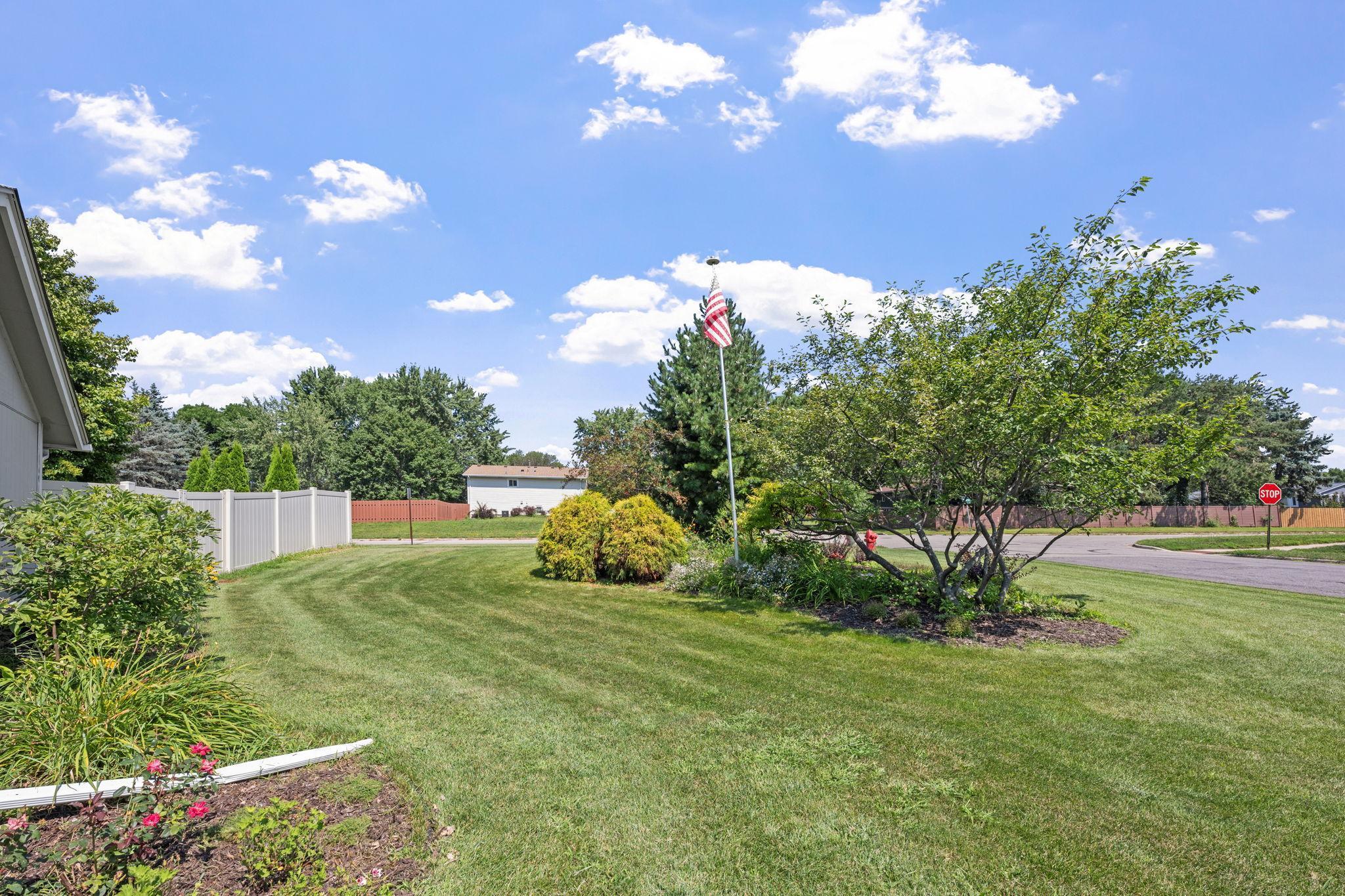 6-web-or-mls-10600 Wyoming Rd Exteriors-6.jpg