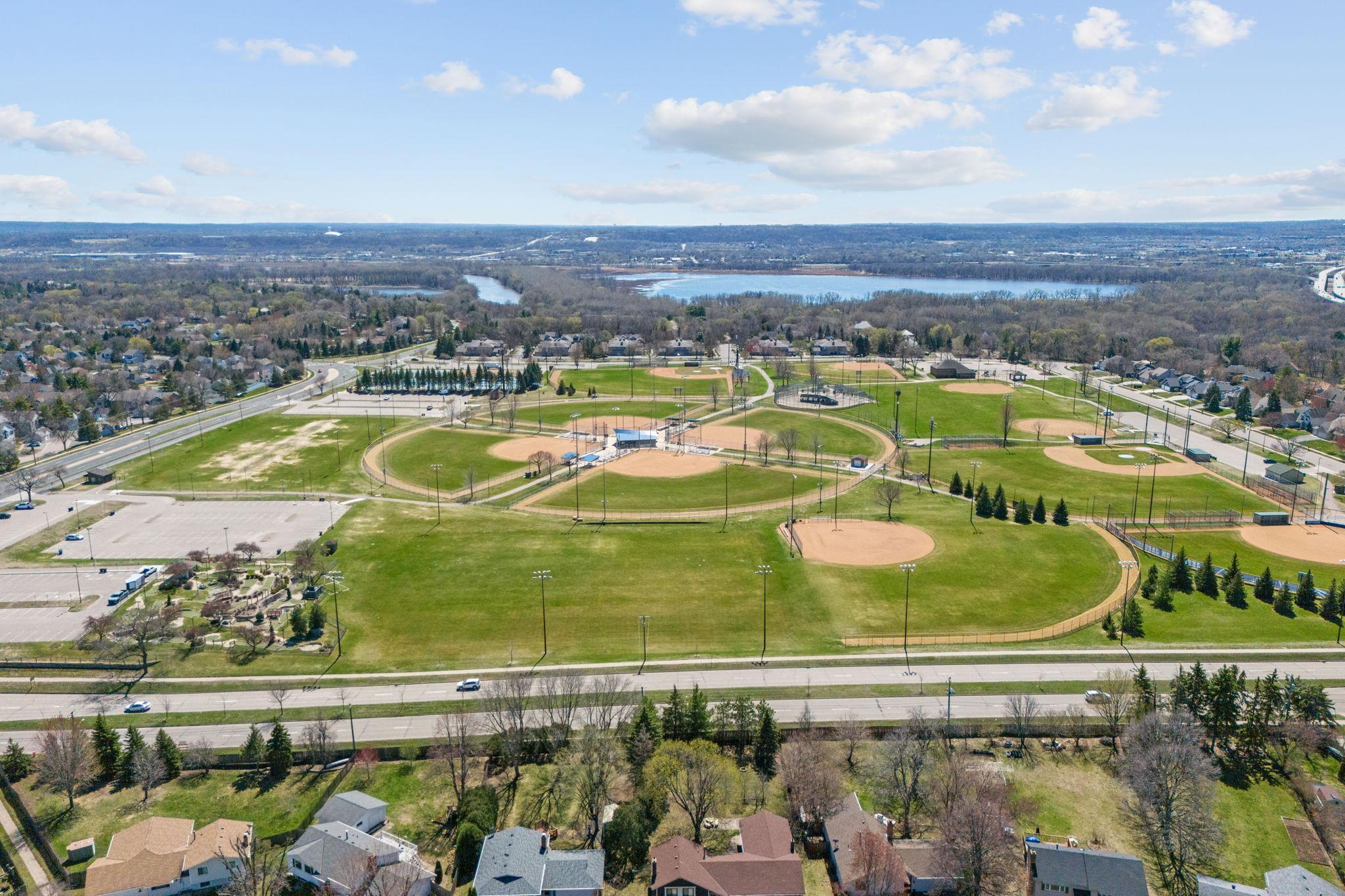 27-web-or-mls-10600 Wyoming Rd-27.jpg