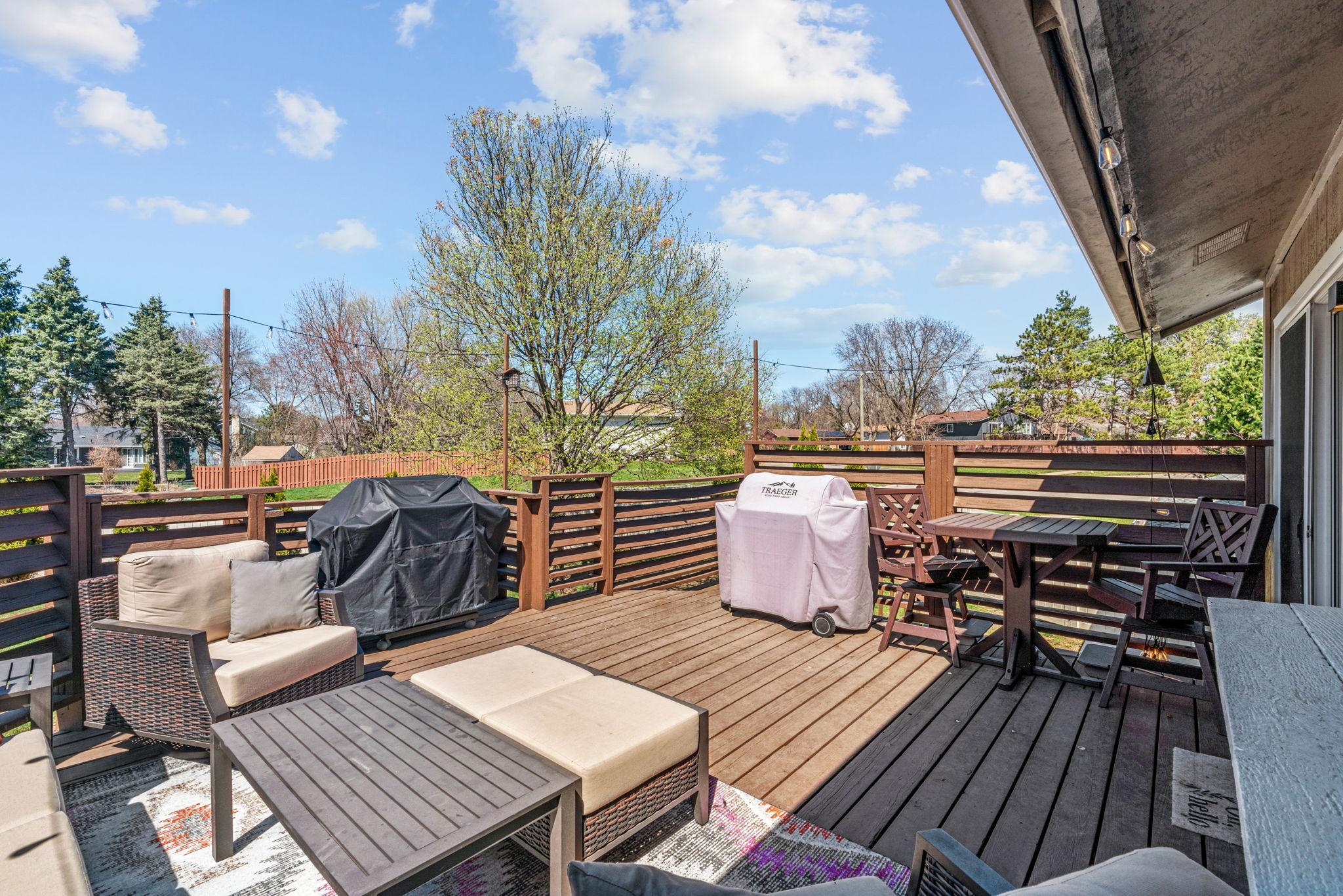 13-web-or-mls-10600 Wyoming Rd-13.jpg