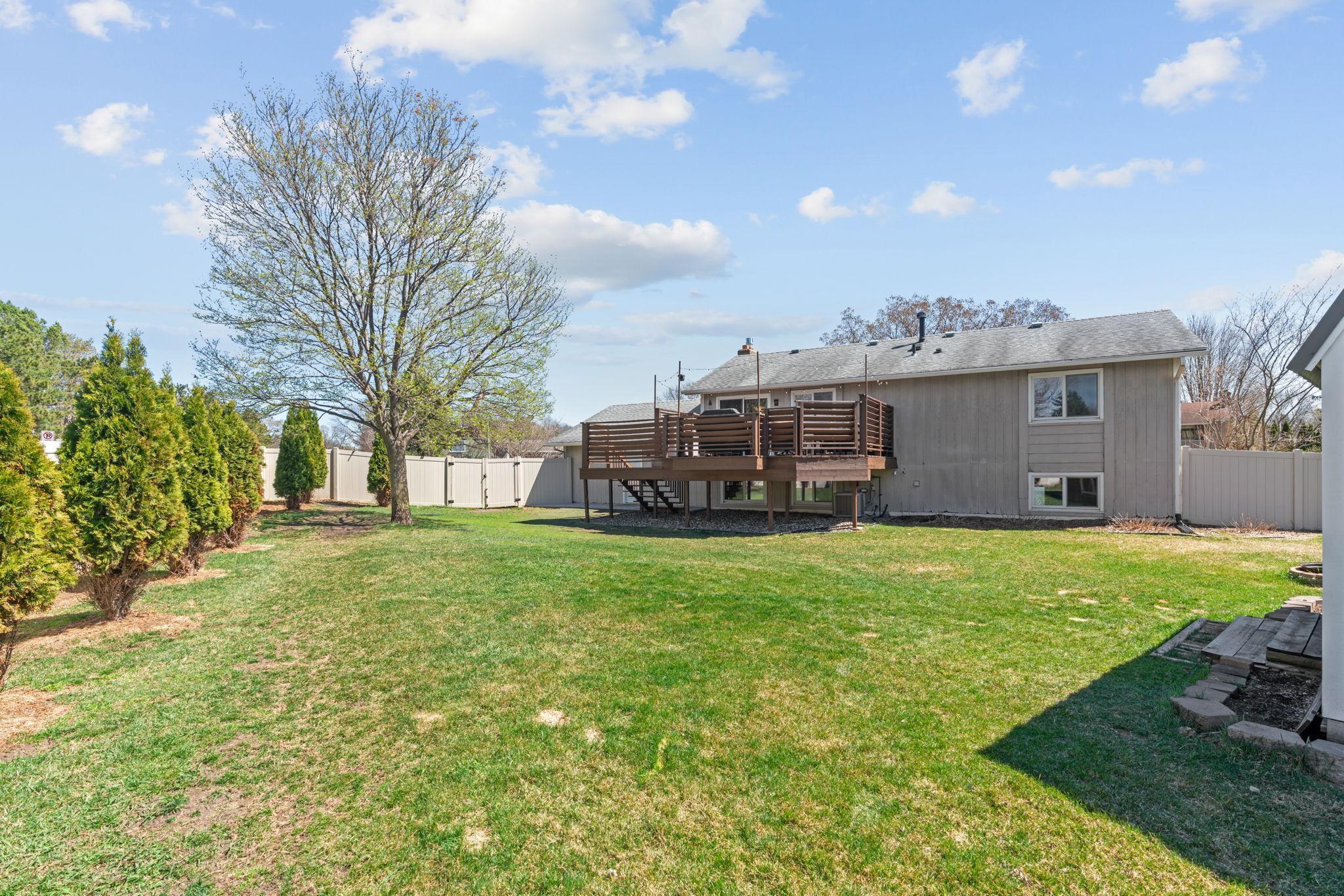 Oversized corner lot in PRIME Bloomington location