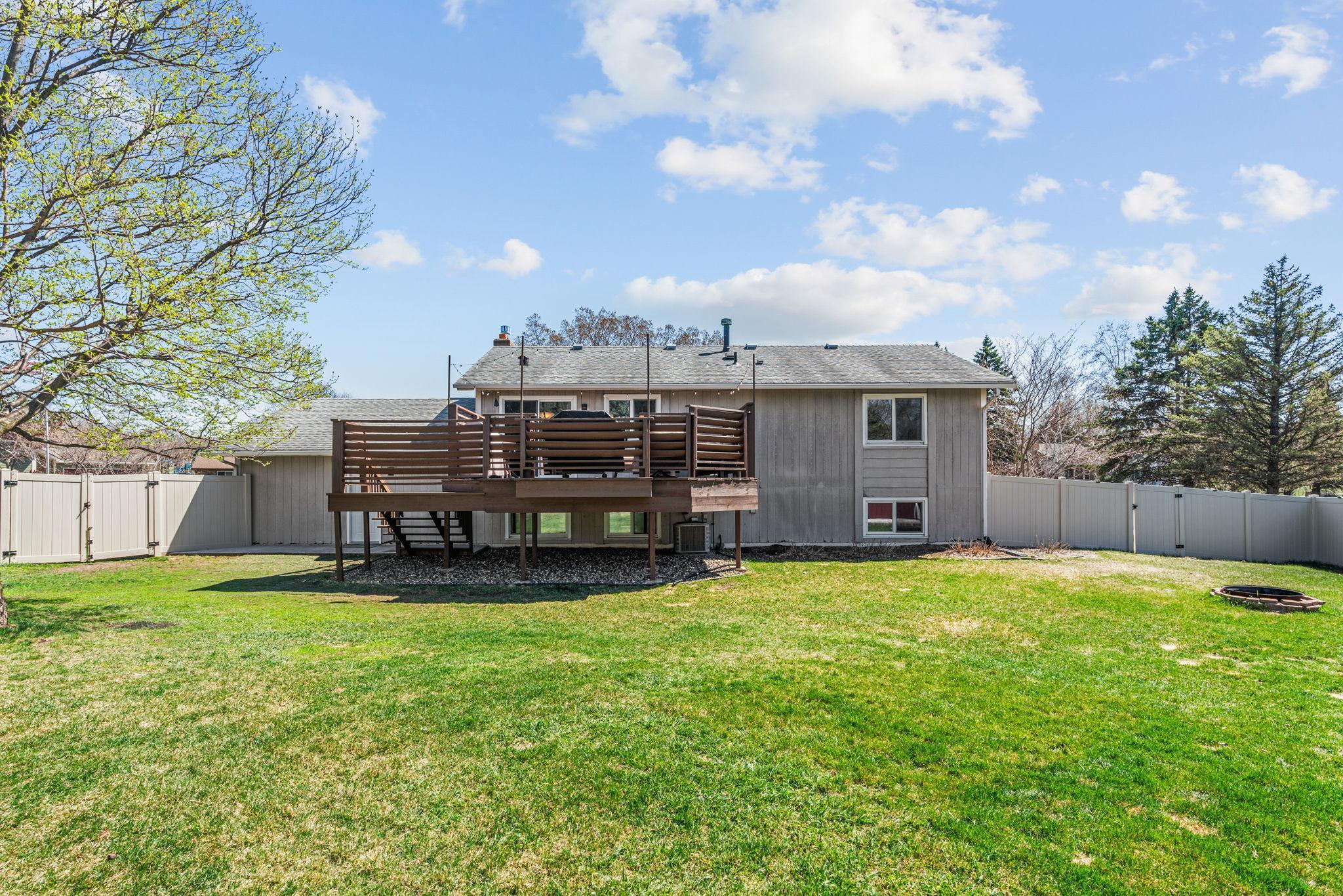 7-web-or-mls-10600 Wyoming Rd-7.jpg