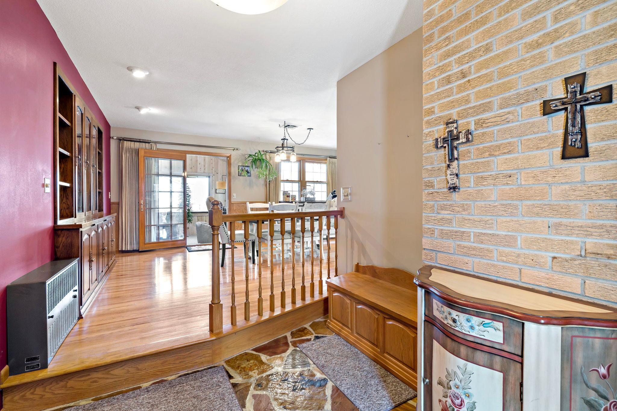 Wow! What a beautiful and inviting front entrance.