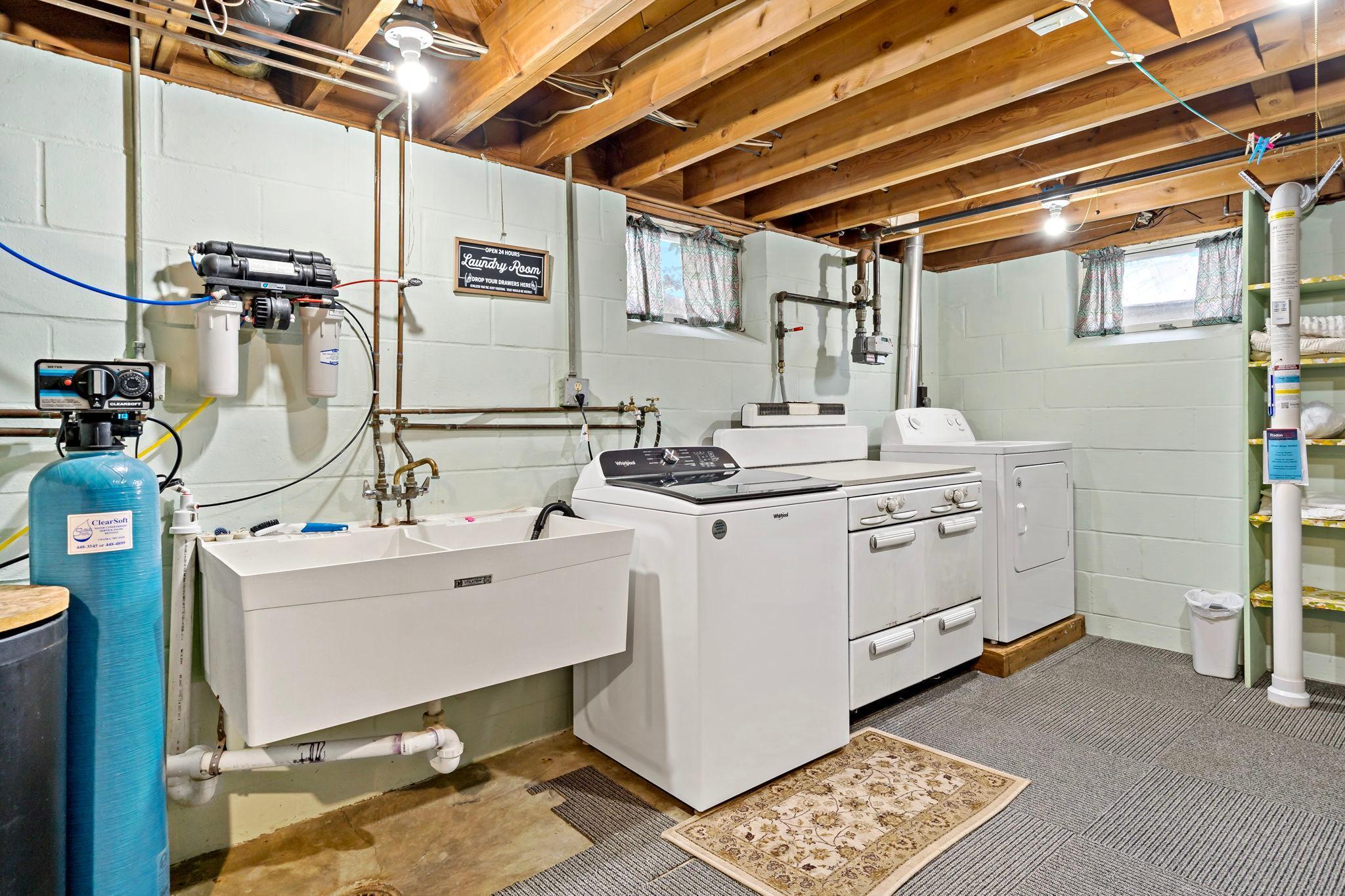 Laundry room with double wash tub & vintage stove stays with home!