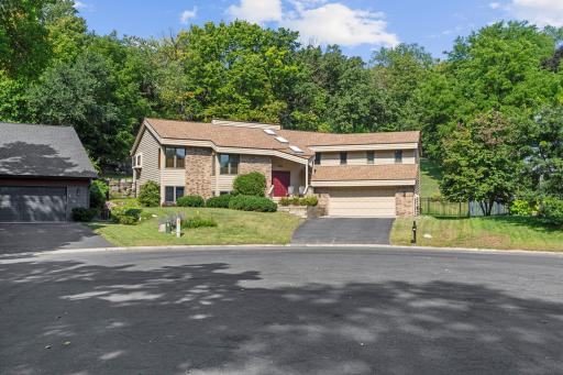 8524 Park Knoll Circle, Minneapolis, MN 55438