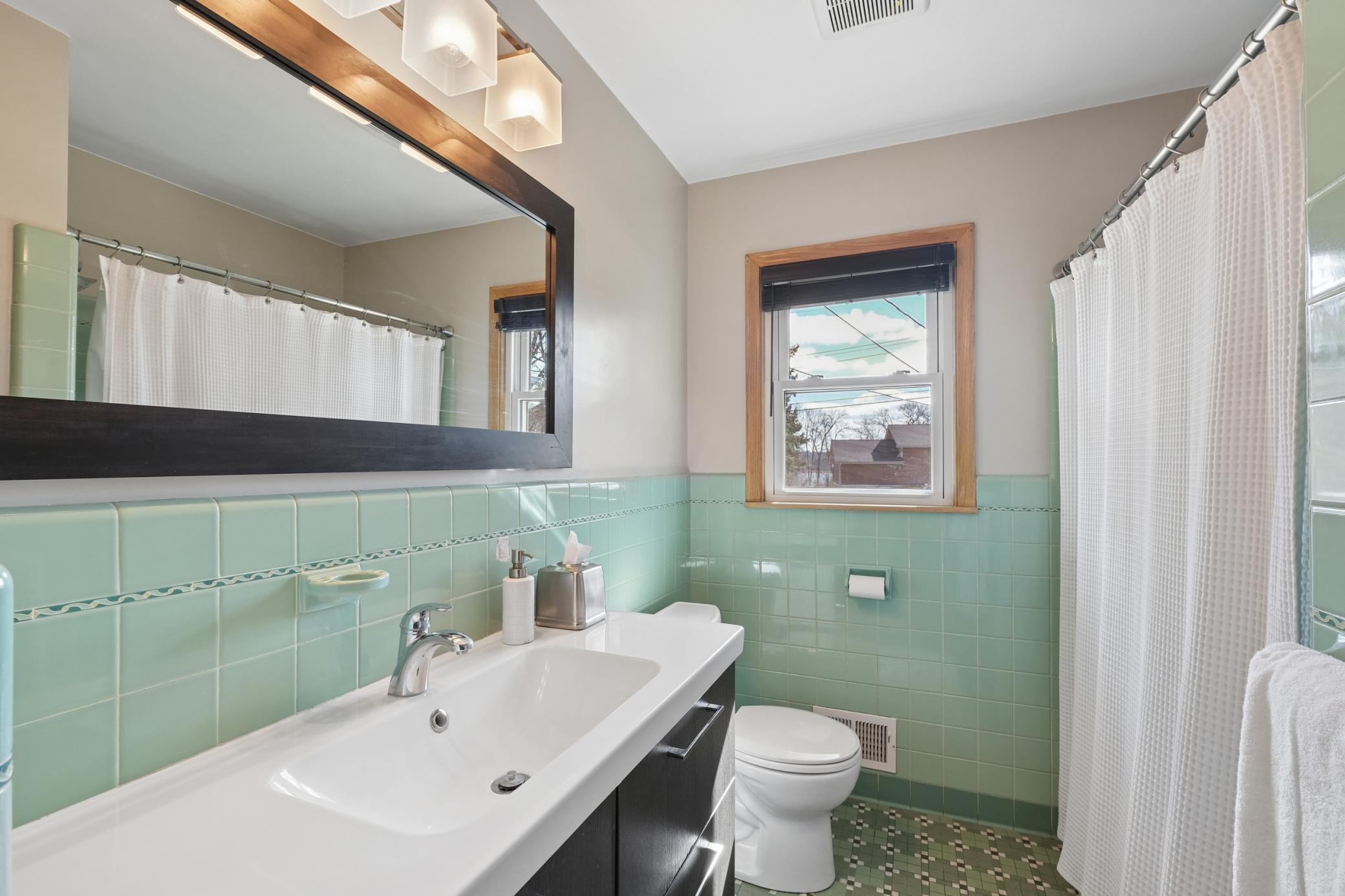 The upper level full bath