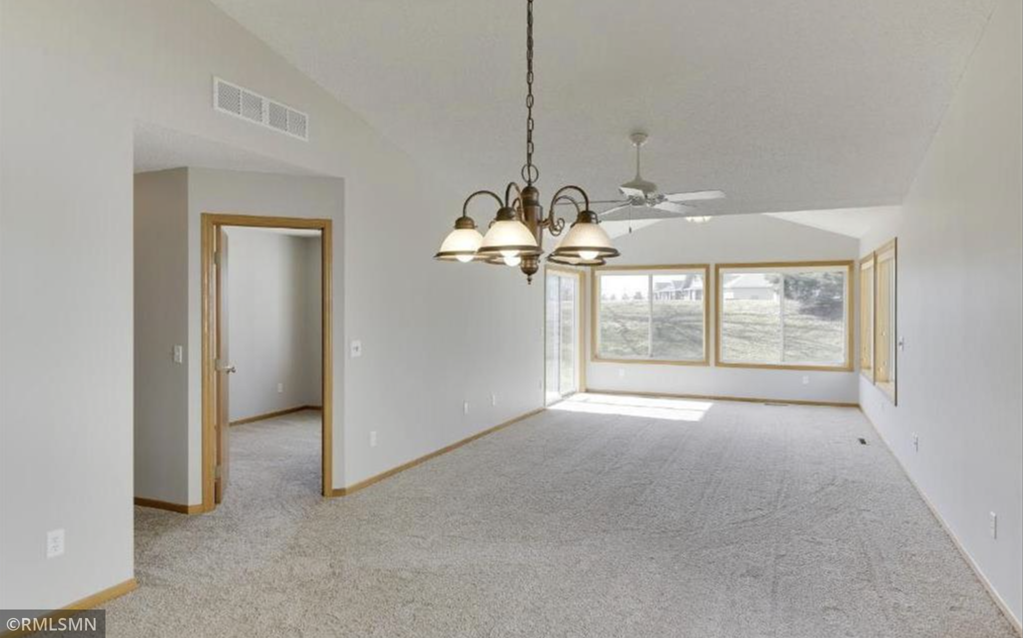 Living room-Dining.png