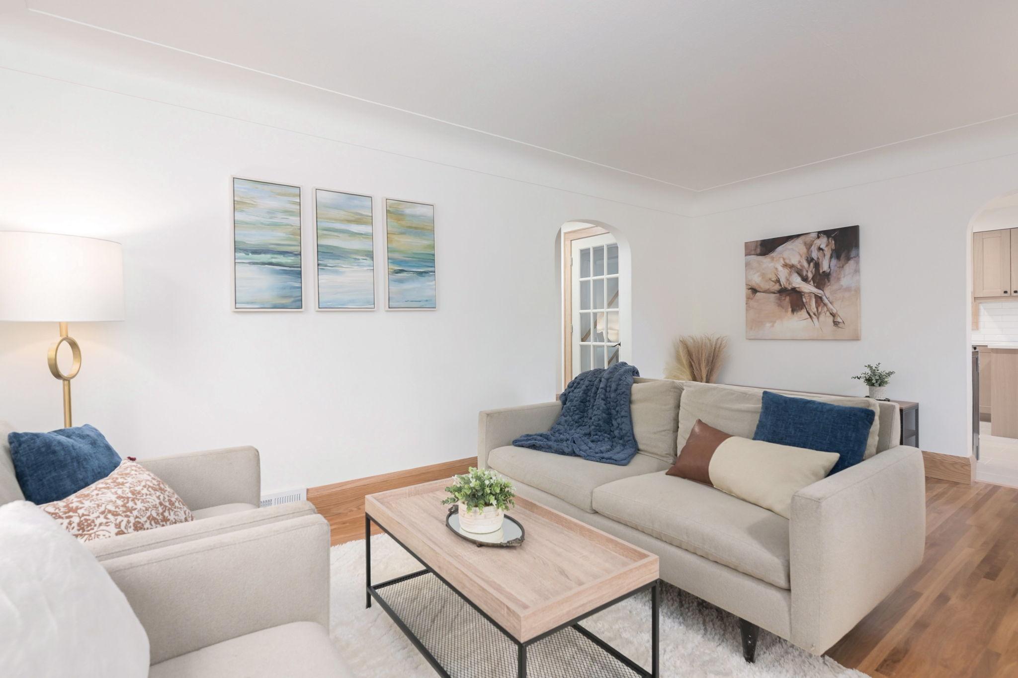 10-web-or-mls-50th Interior-04.jpeg