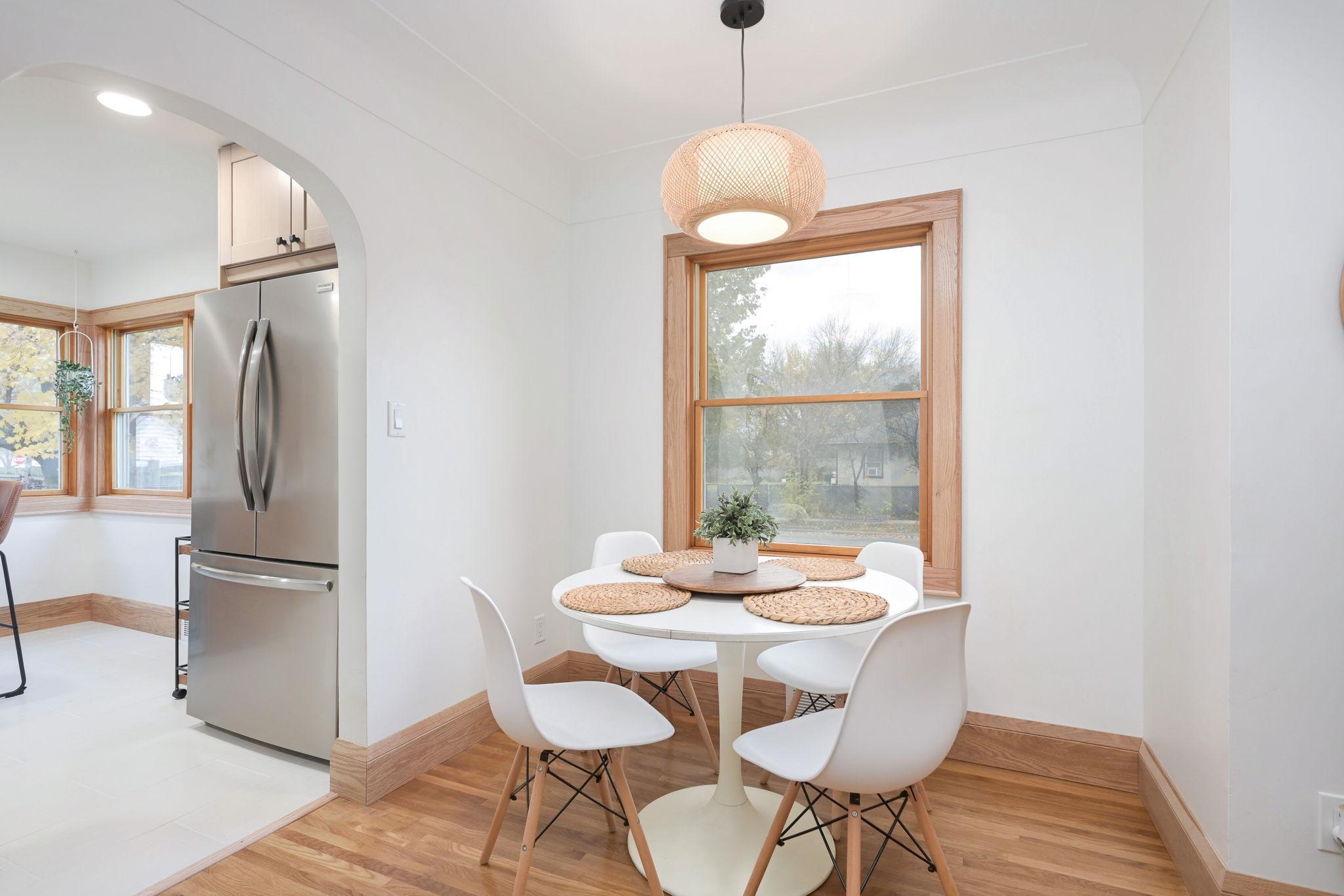 18-web-or-mls-50th Interior-12.jpeg