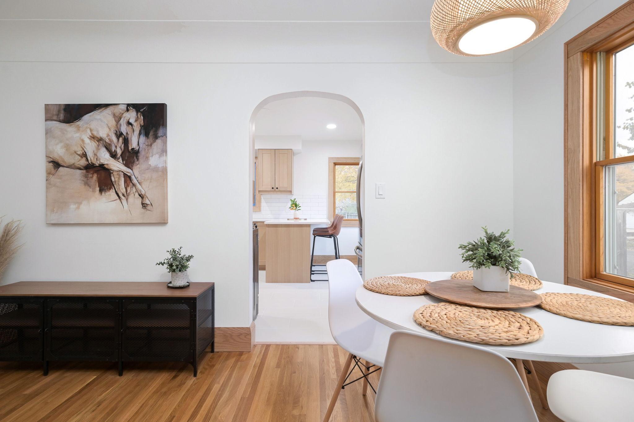 19-web-or-mls-50th Interior-13.jpeg