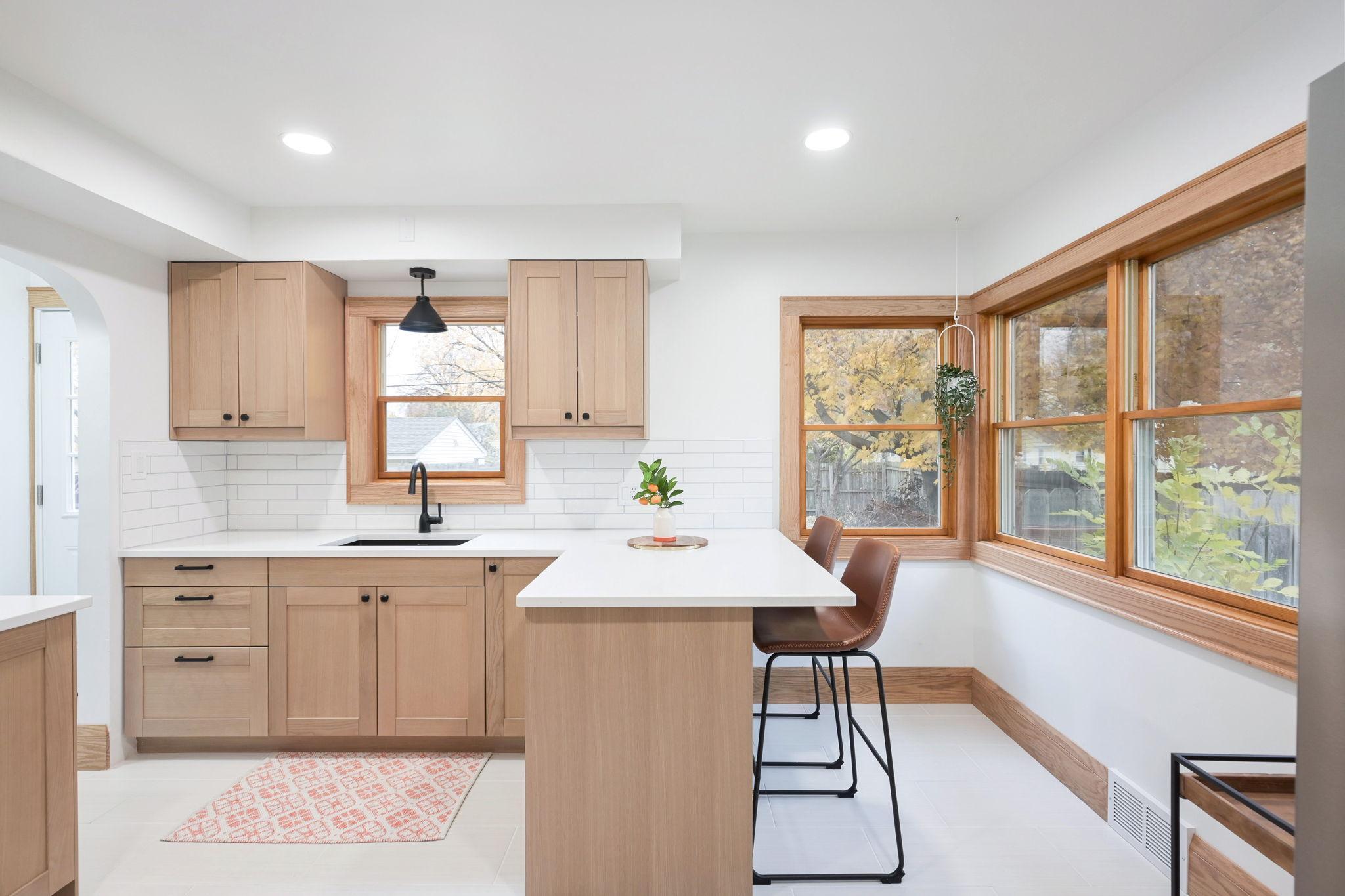 31-web-or-mls-50th Interior-25.jpeg