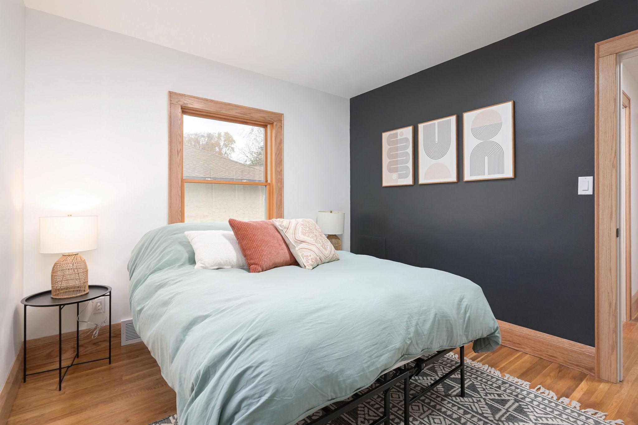 25-web-or-mls-50th Interior-19.jpeg