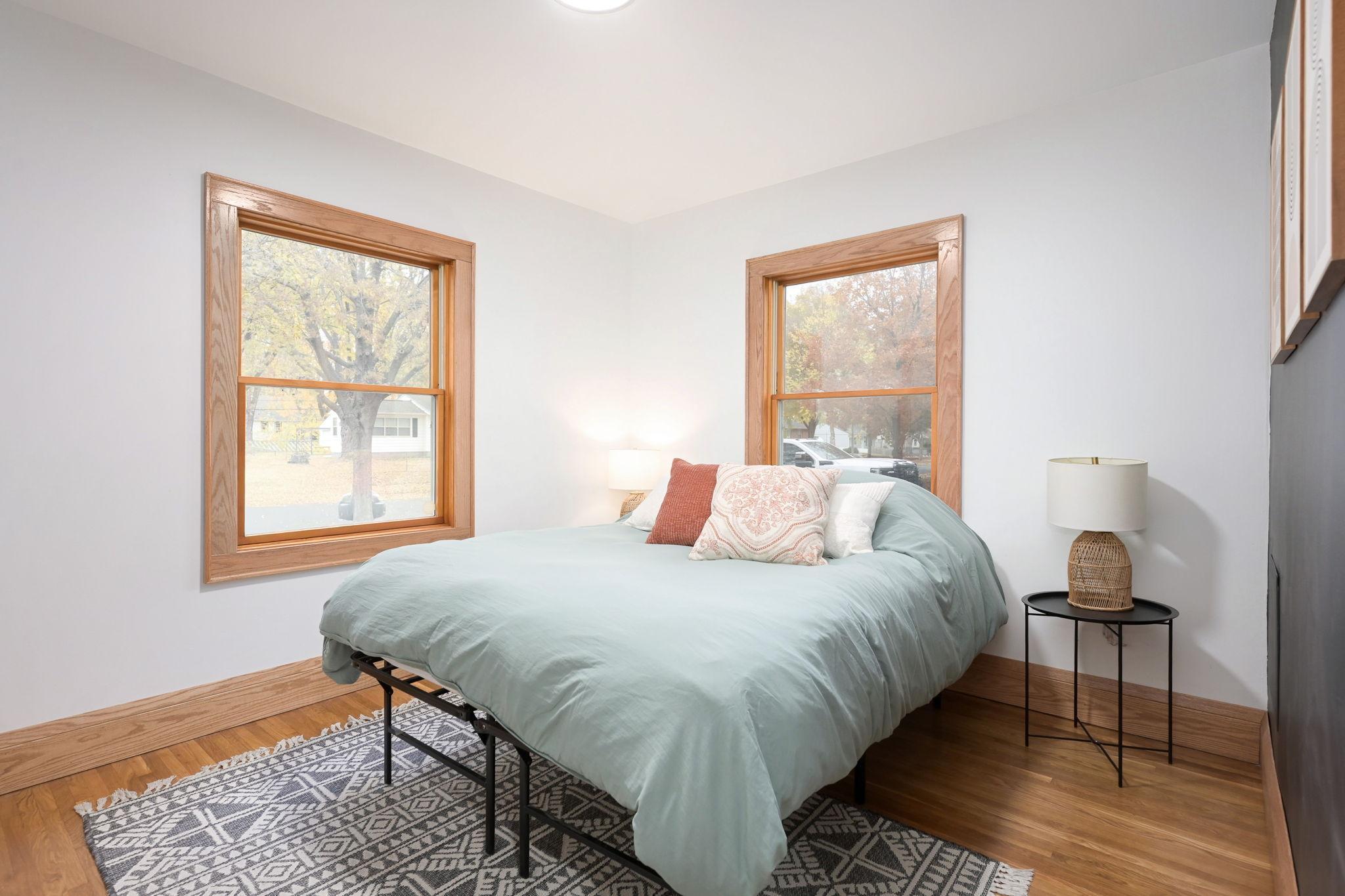 24-web-or-mls-50th Interior-18.jpeg