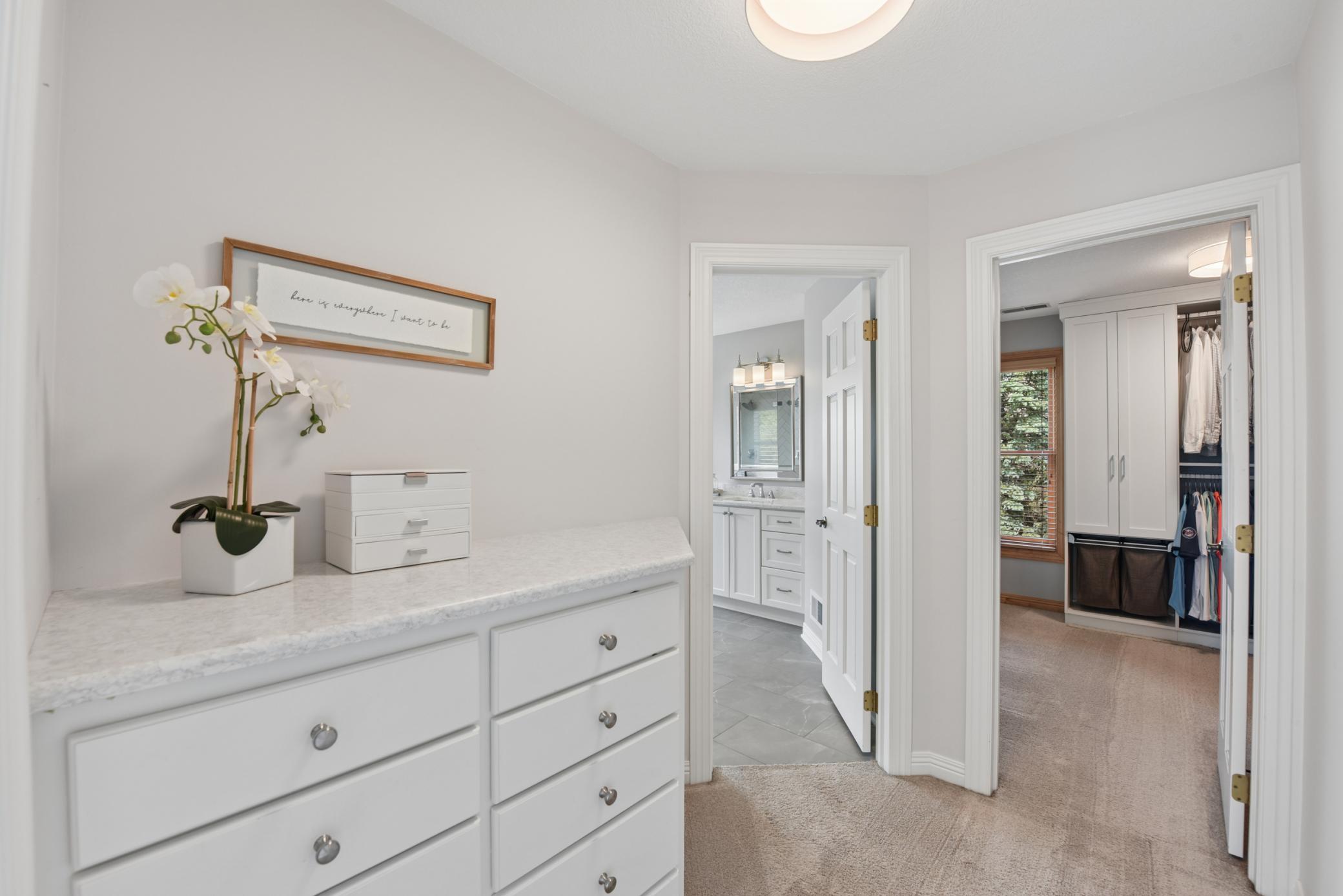More drawer storage and walk in closet