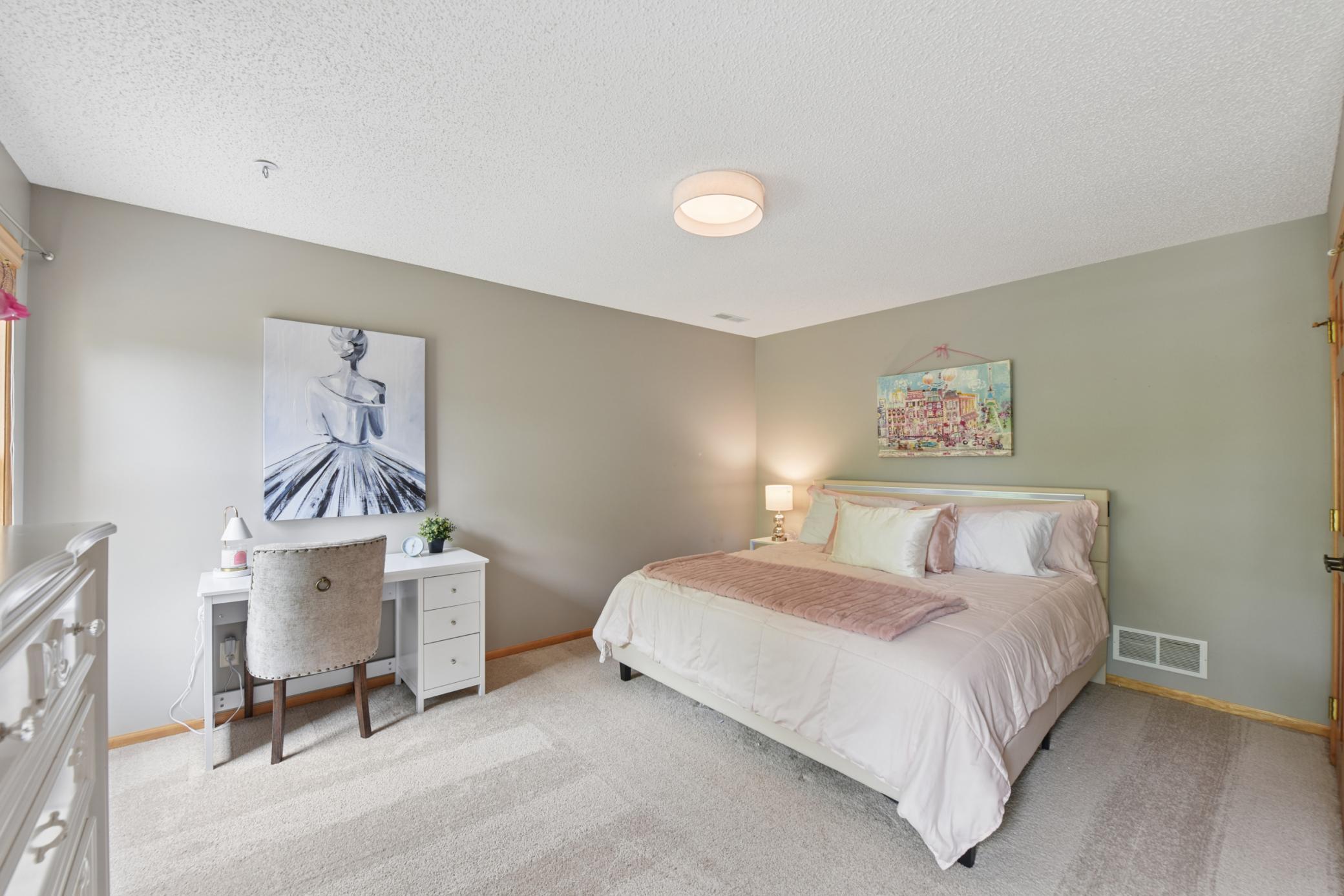 2nd bedroom-junior suite with own bathroom