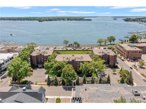 540 Indian Mound Street, 1A, Wayzata, MN 55391