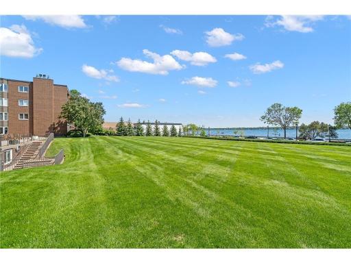 540 Indian Mound Street, 1A, Wayzata, MN 55391