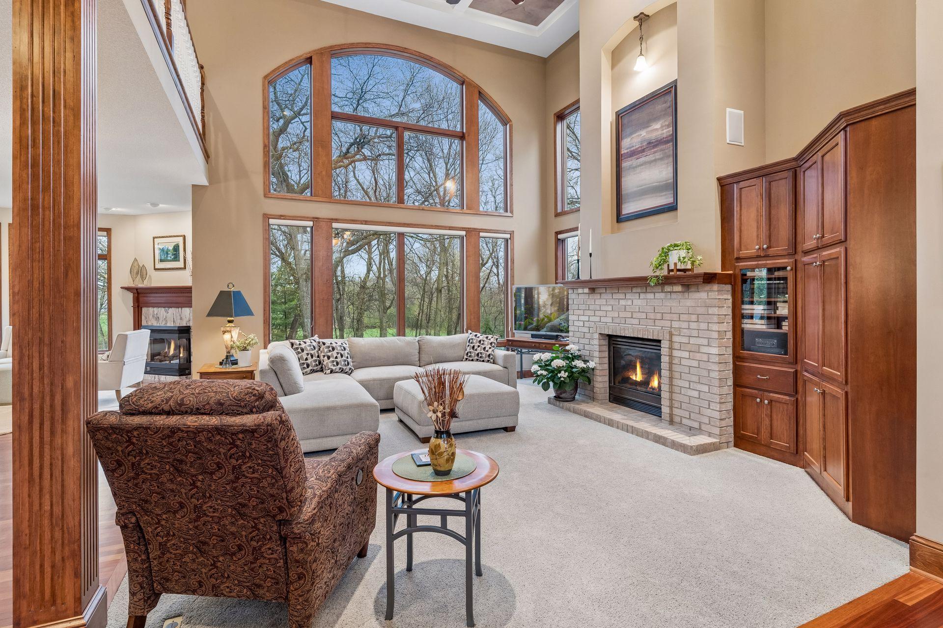 This homes design is spacious, open and flowing with neutral wall and flooring colors that allow you to accent with colors of your choice.