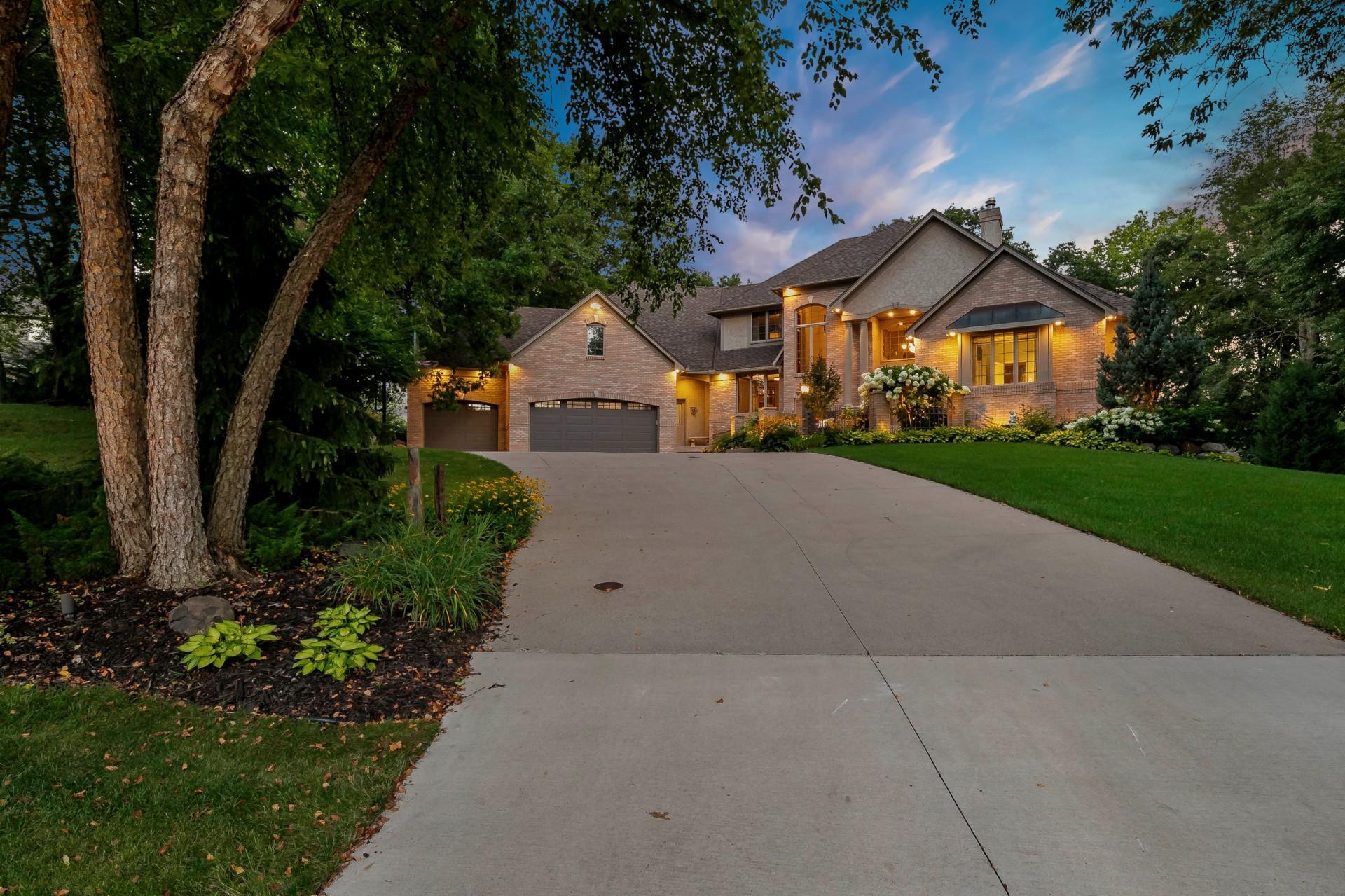 Meticulously maintained one owner home in high demand "Lake Villa Golf Estates" neighborhood. Set on a prime, .76 walkout lot overlooking the 3rd hole on Brackett's Crossing golf course.