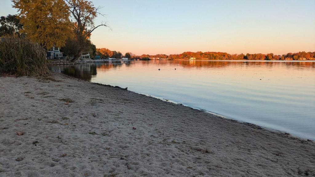 Great southeast-facing view to watch the sunset from the sandy beach
