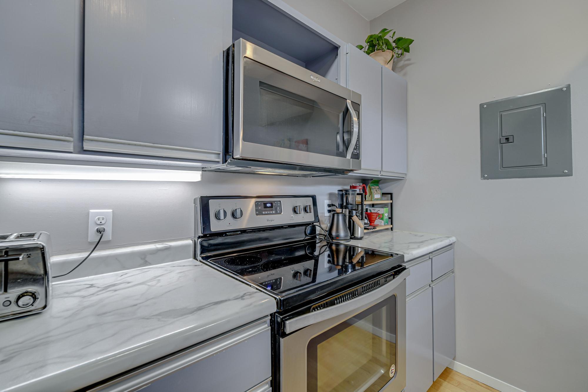 Under cabinet lighting