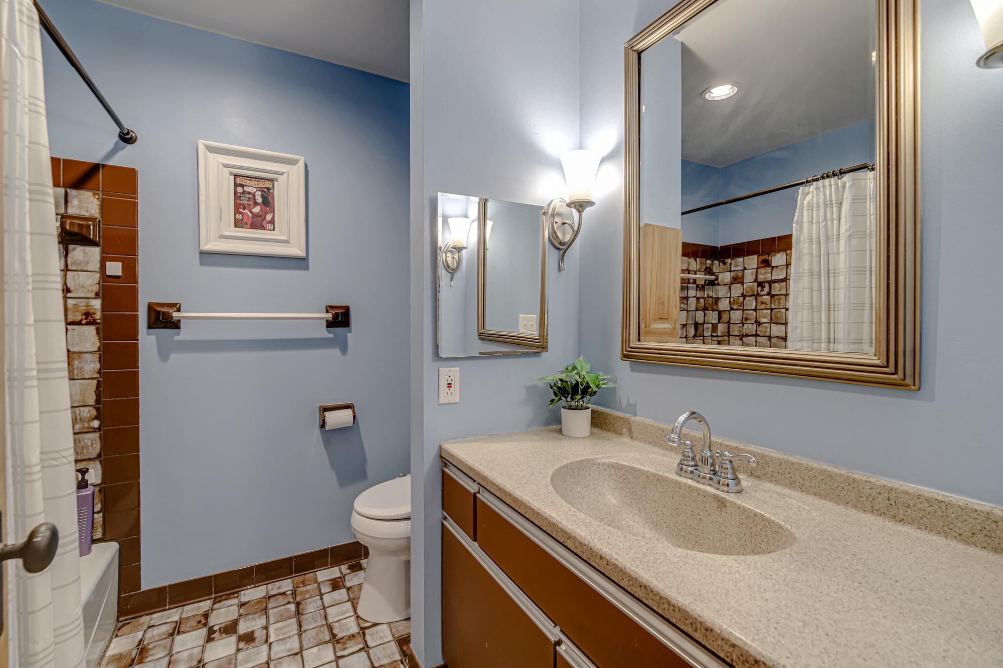 Good sized full bathroom