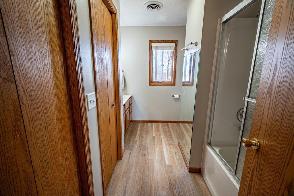 Upper Level Full Bath