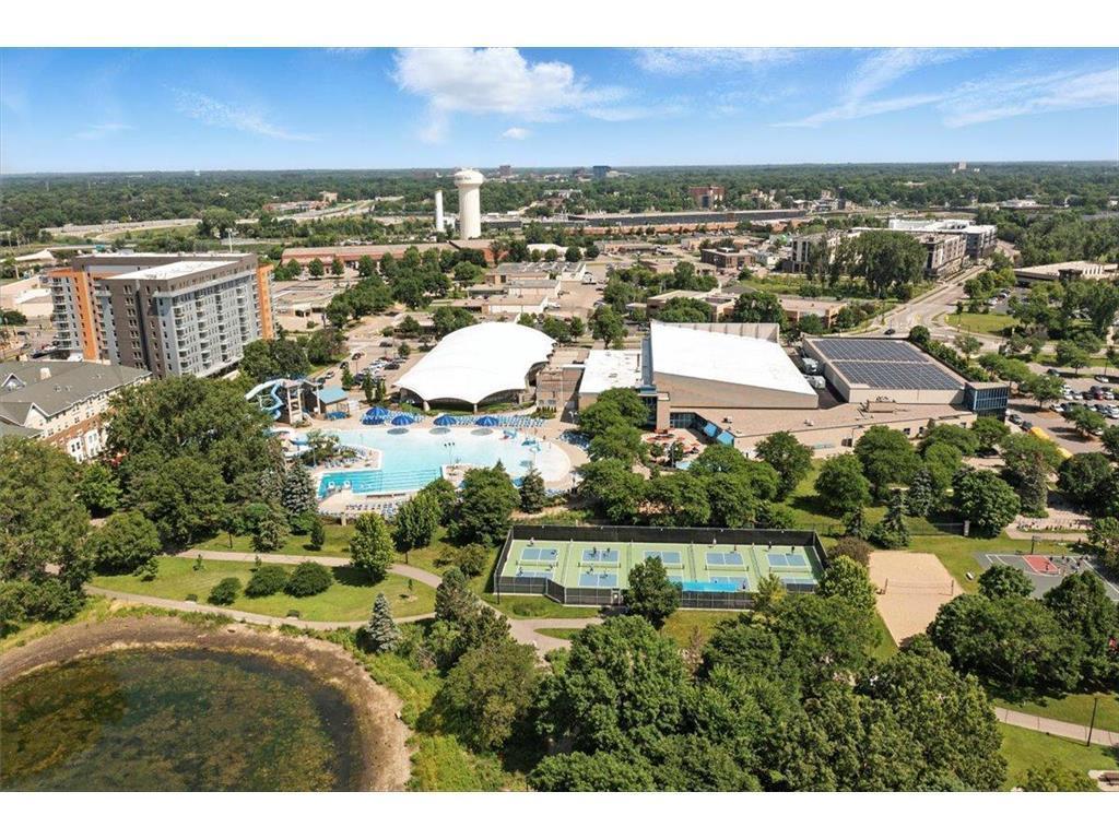 SLP REC Center & Pickleball court right across the lake