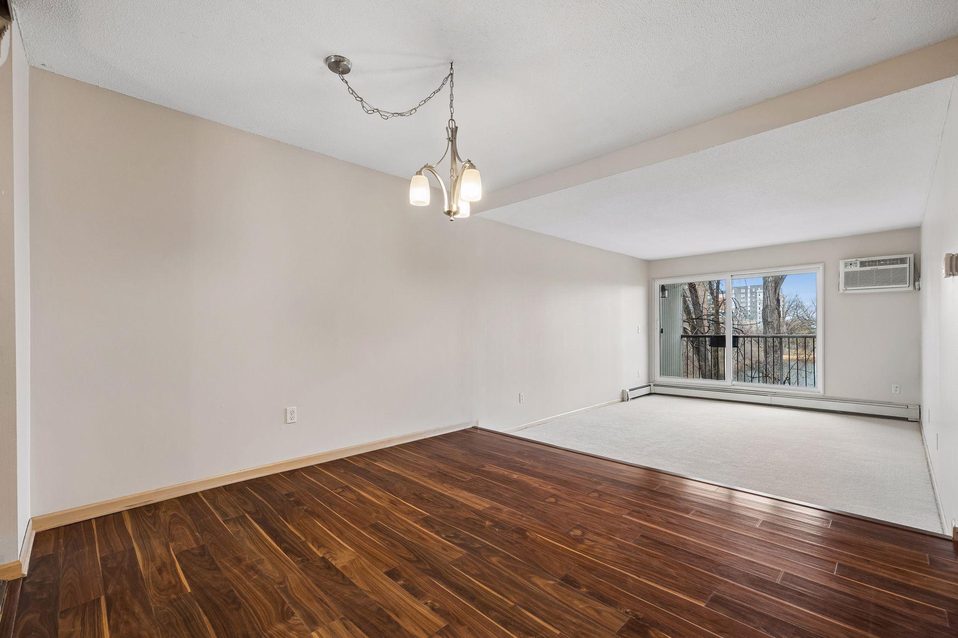 Walnut laminate floors in dining rm and Kitchen