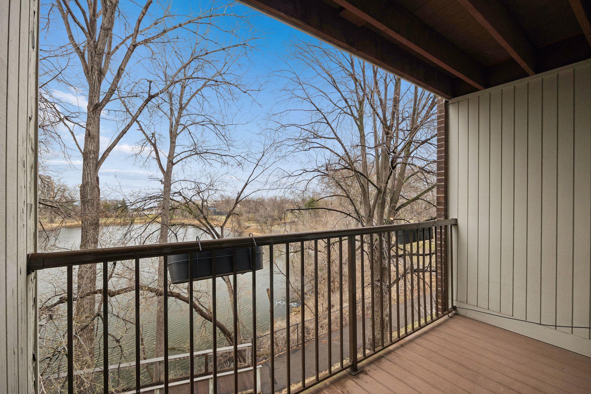 Relaxing covered deck with compost decking