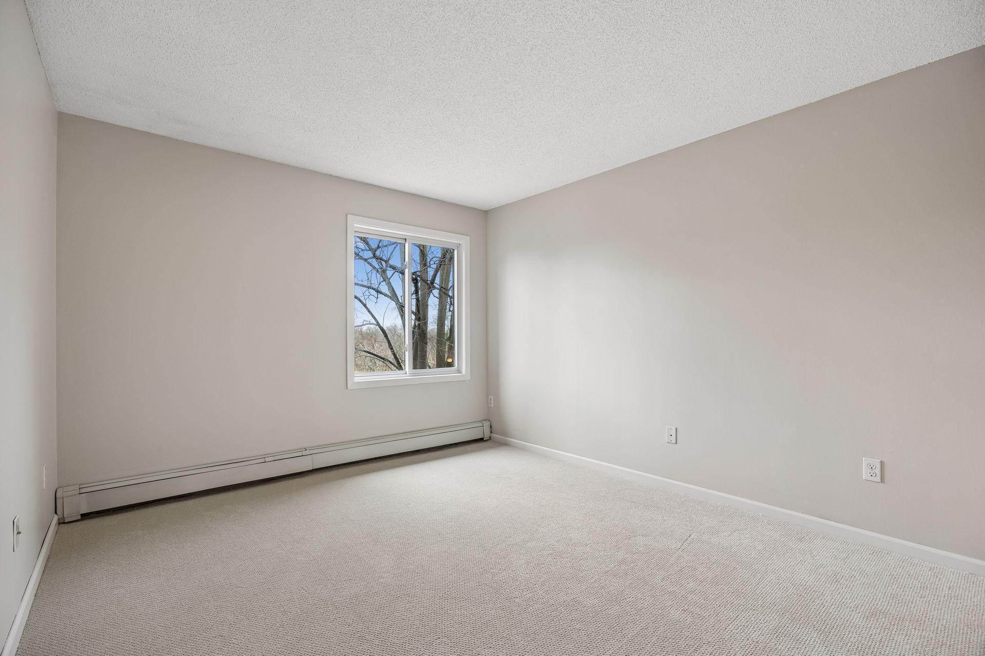 Nice size bedroom that also overlooks the lake