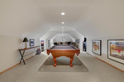 40 foot room with space for your choice of activities. Ready for your creativity.